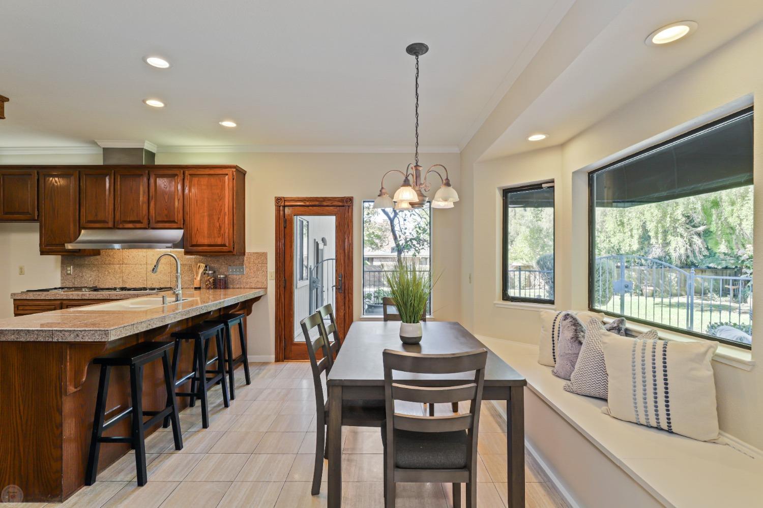 Detail Gallery Image 23 of 81 For 2120 Cove Ct, Stockton,  CA 95204 - 3 Beds | 2/1 Baths