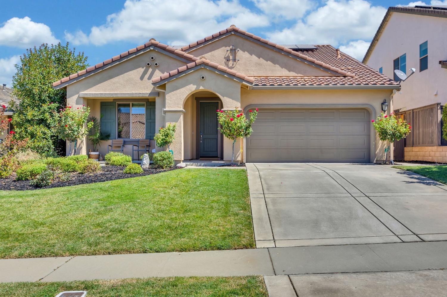 Detail Gallery Image 4 of 82 For 3025 Ferncliff Way, El Dorado Hills,  CA 95762 - 3 Beds | 3 Baths