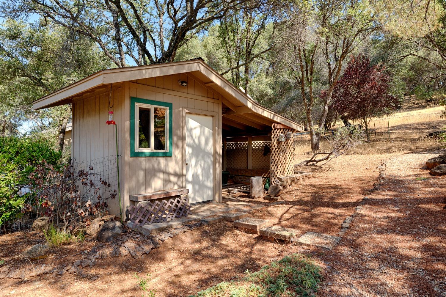 Rolling Hills Court, Auburn, California image 29