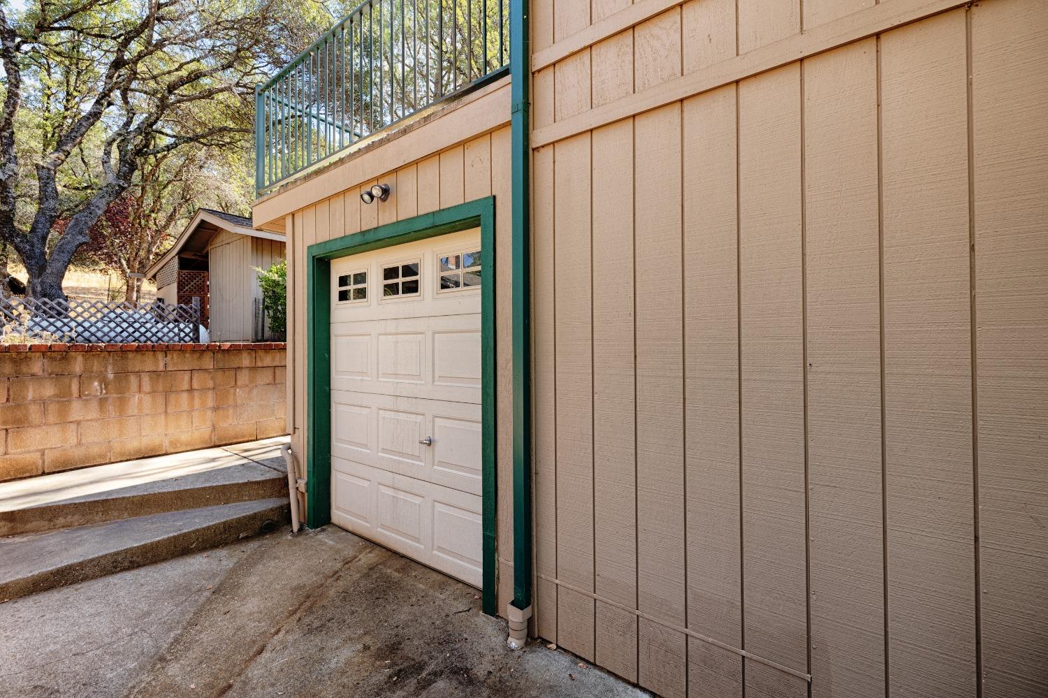 Rolling Hills Court, Auburn, California image 22