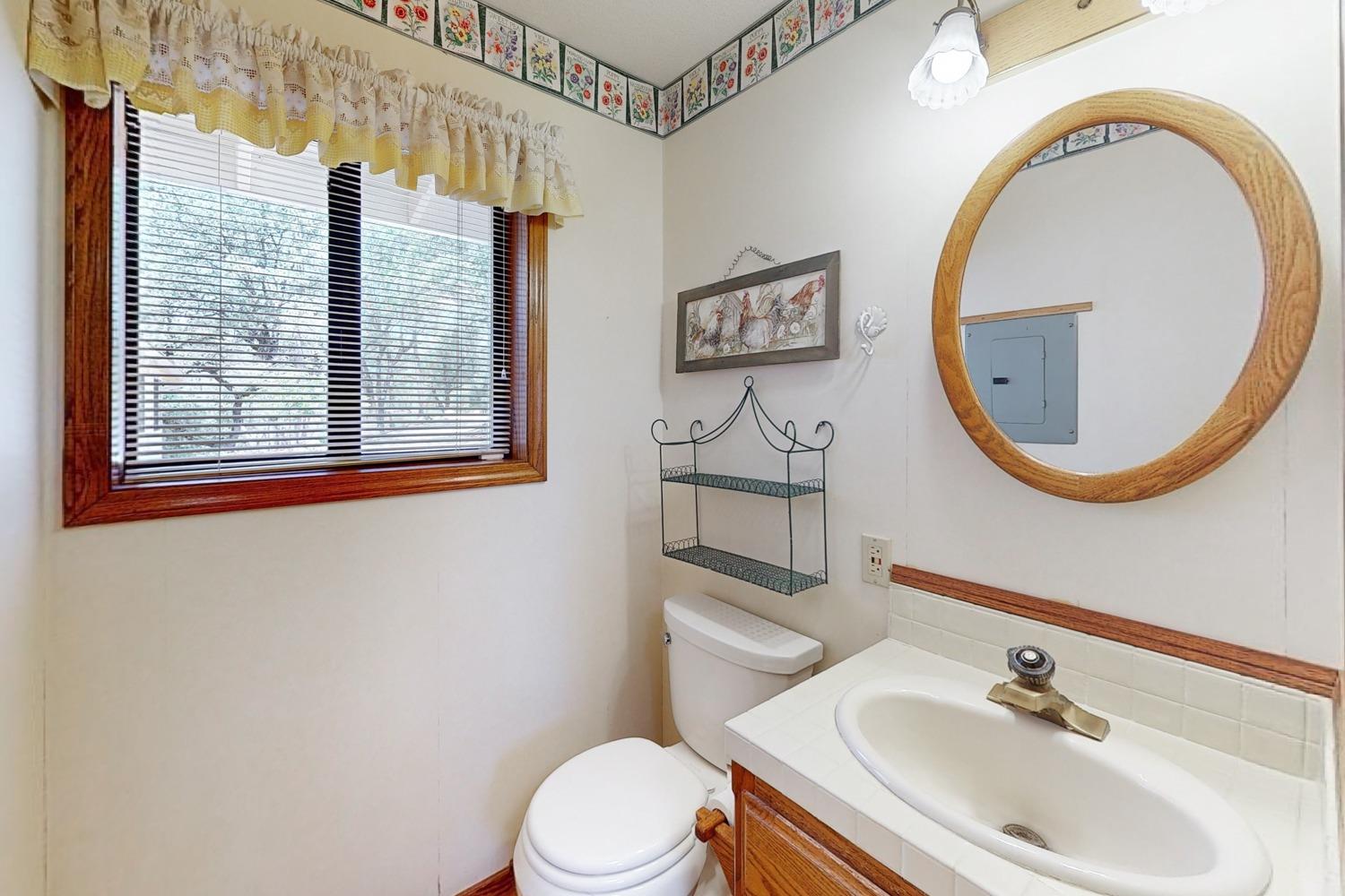 Detail Gallery Image 40 of 69 For 13710 Oakknoll Ct, Penn Valley,  CA 95946 - 3 Beds | 2/1 Baths