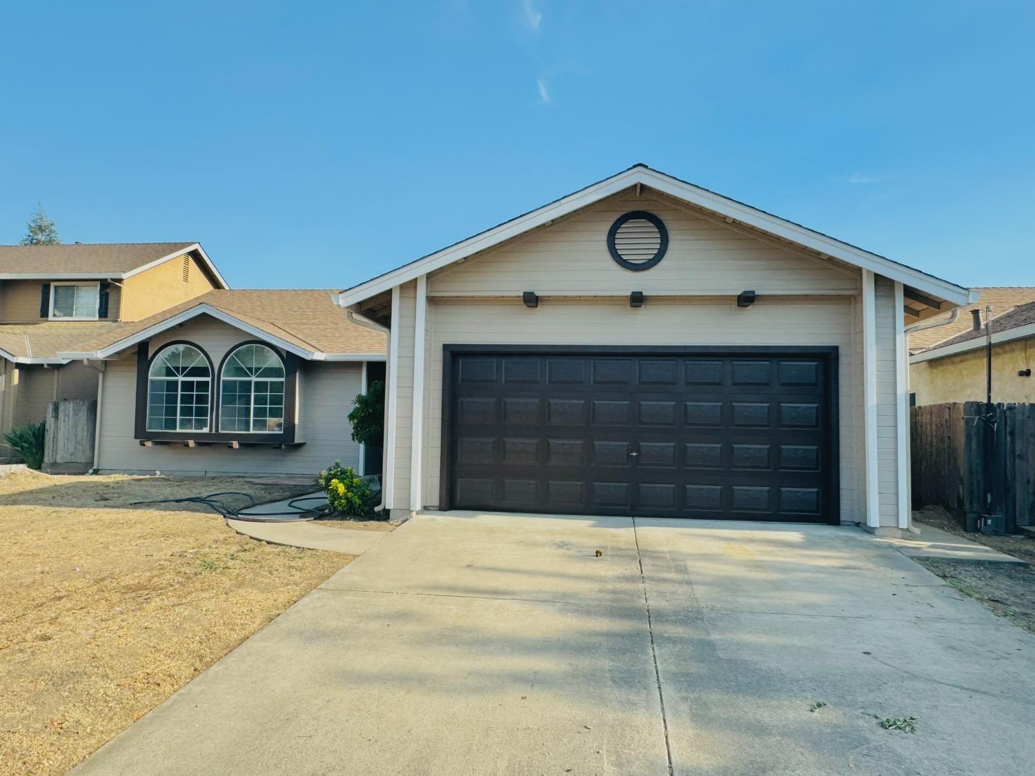 Detail Gallery Image 1 of 1 For 1742 Porter Way, Turlock,  CA 95380 - 3 Beds | 2 Baths