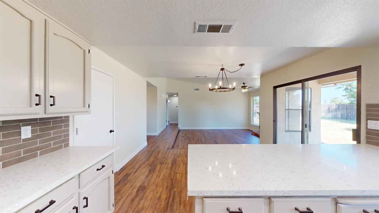 Detail Gallery Image 10 of 48 For 131 Birchwood St, Manteca,  CA 95336 - 3 Beds | 2 Baths