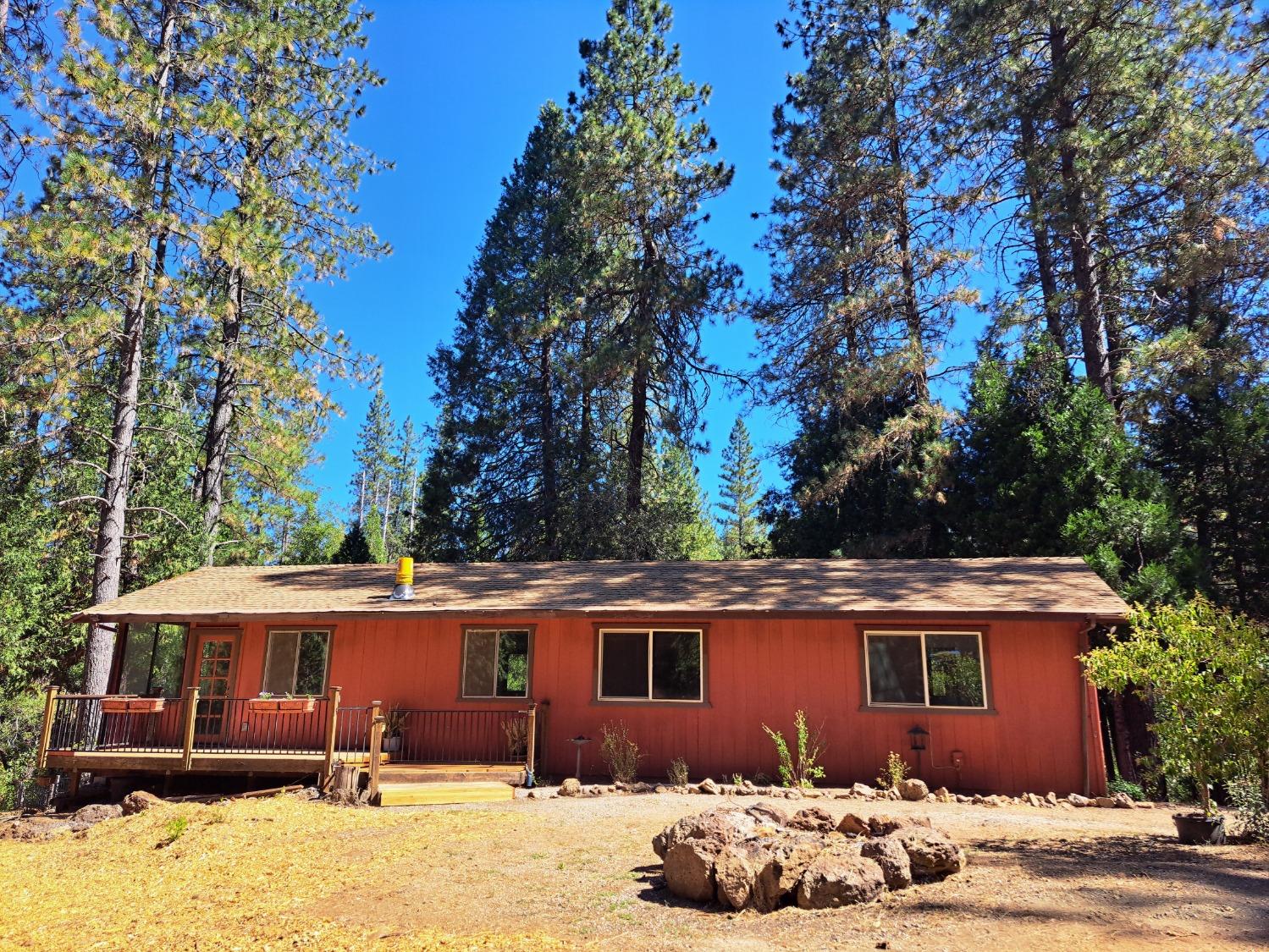 Detail Gallery Image 1 of 40 For 13834 Fletcher Ln, Grass Valley,  CA 95945 - 2 Beds | 2 Baths