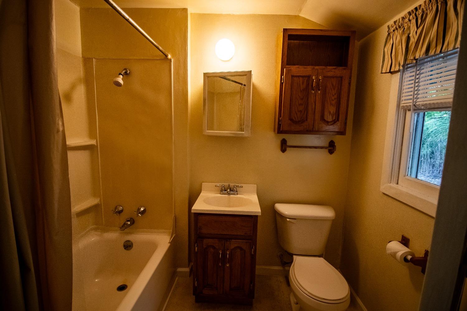 Detail Gallery Image 12 of 30 For 127 Winchester St, Grass Valley,  CA 95945 - 2 Beds | 2 Baths