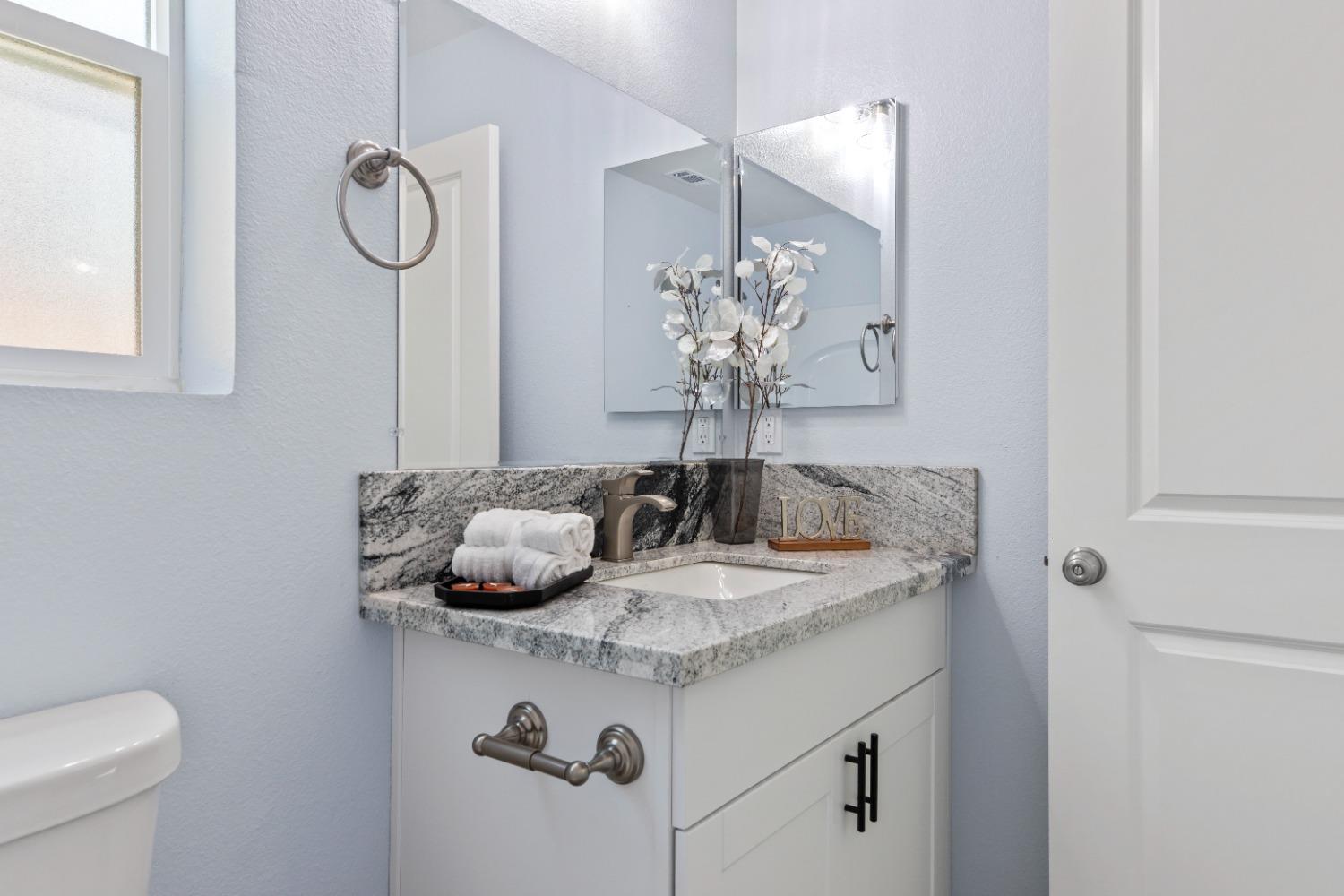 Detail Gallery Image 9 of 27 For 610 E Anderson St, Stockton,  CA 95206 - 4 Beds | 2 Baths