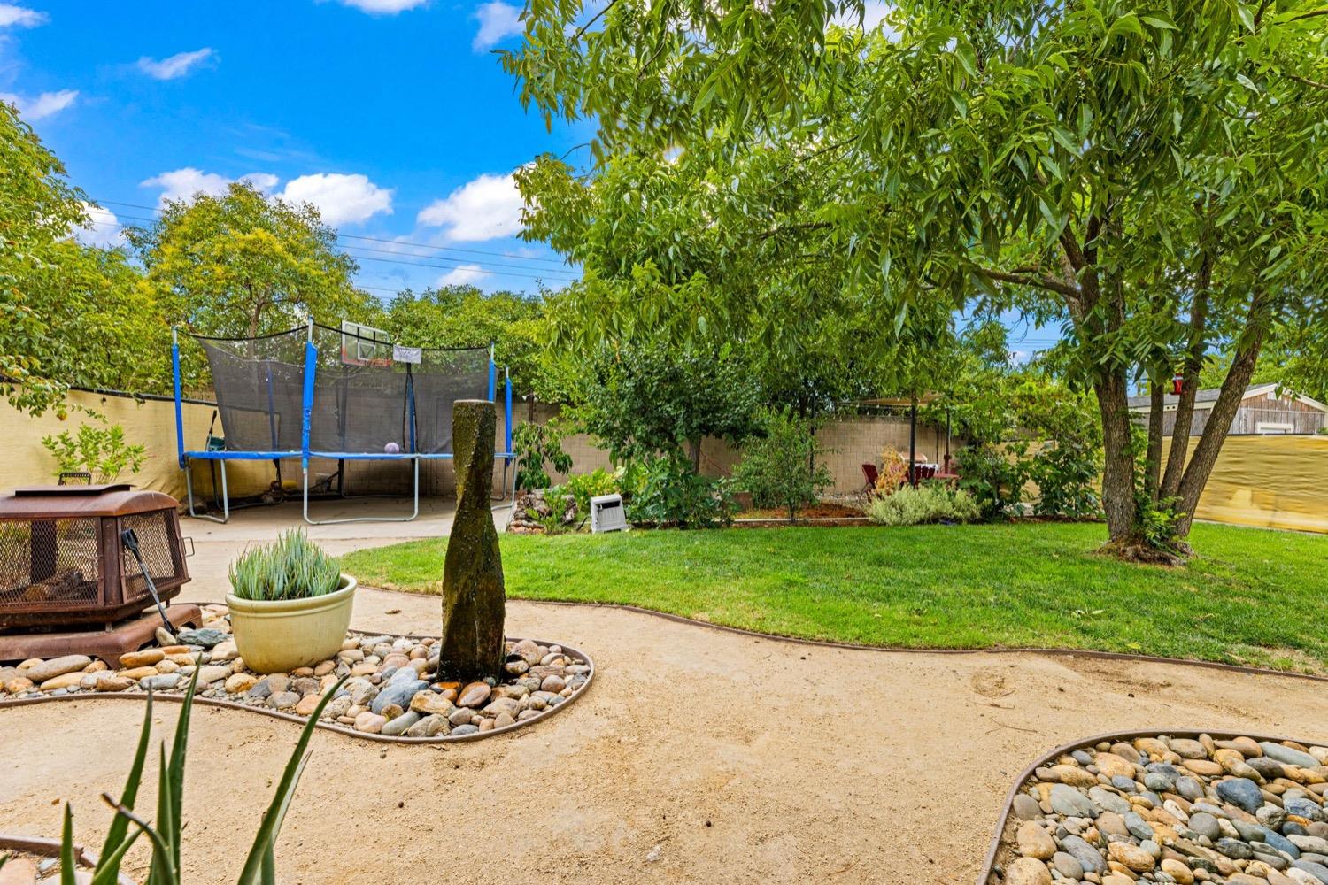 Detail Gallery Image 51 of 51 For 1969 Middleberry Rd, Sacramento,  CA 95815 - 4 Beds | 2 Baths