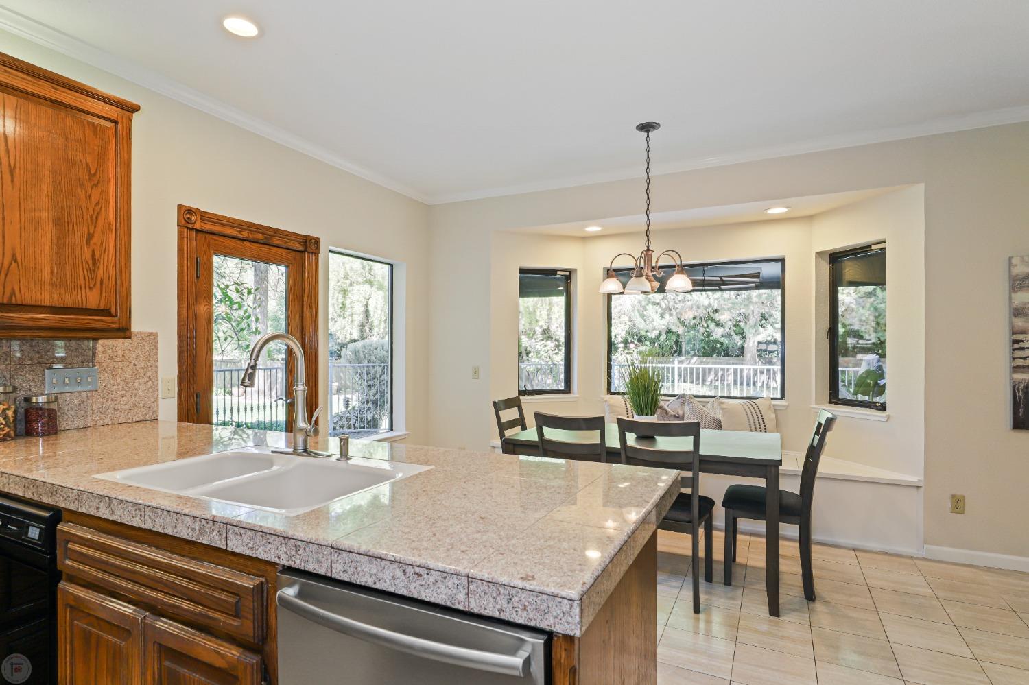 Detail Gallery Image 22 of 81 For 2120 Cove Ct, Stockton,  CA 95204 - 3 Beds | 2/1 Baths