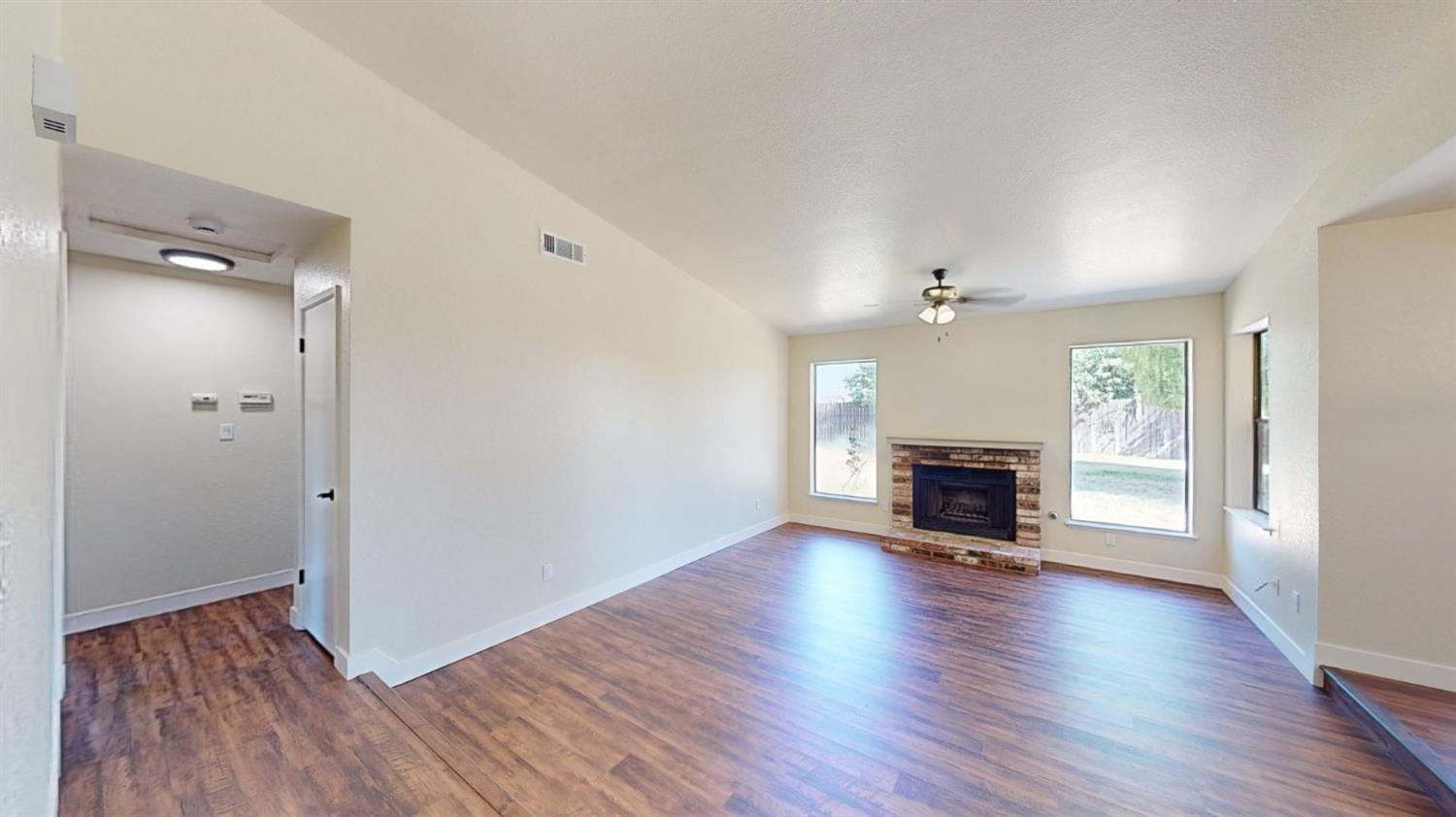 Detail Gallery Image 18 of 48 For 131 Birchwood St, Manteca,  CA 95336 - 3 Beds | 2 Baths