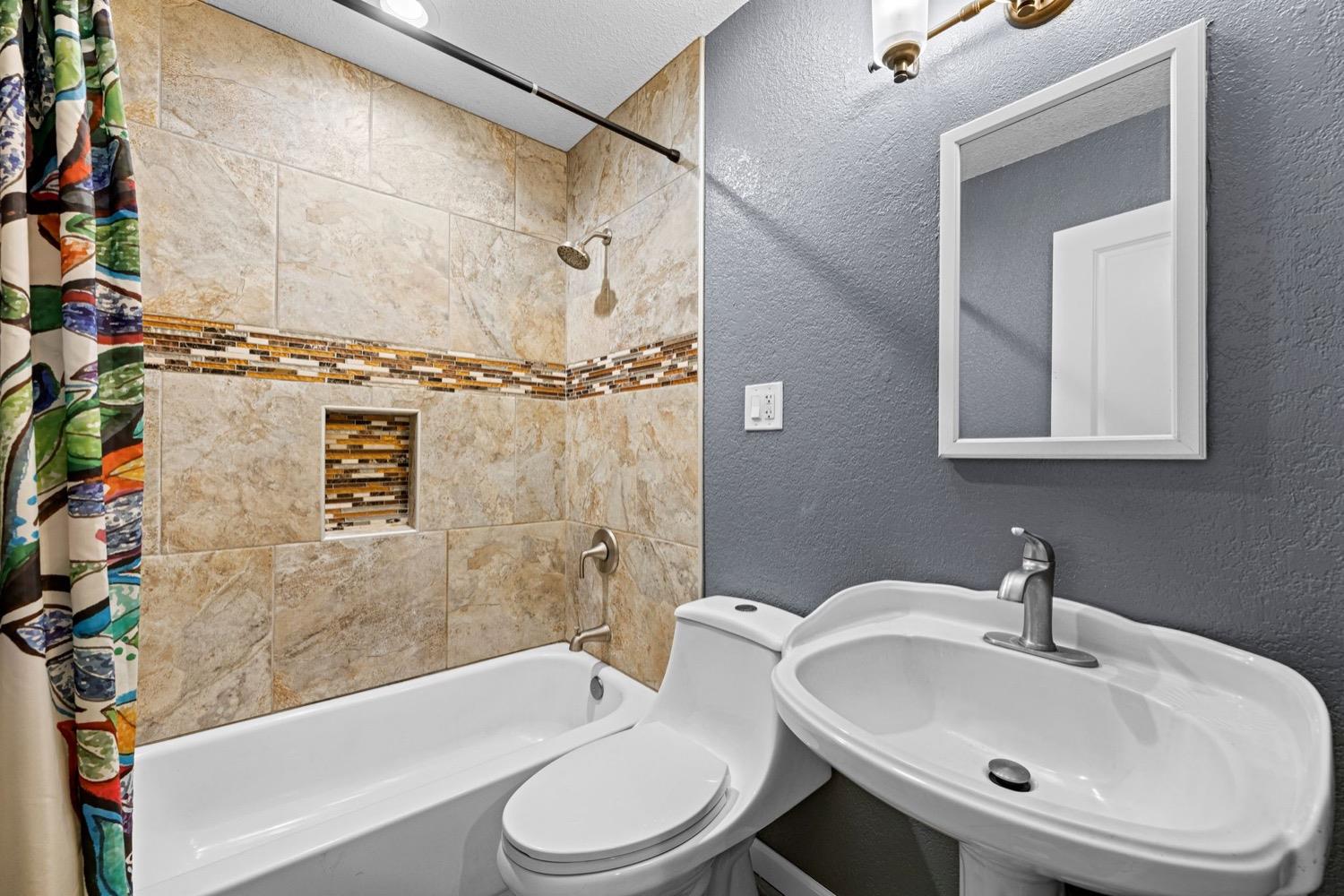 Detail Gallery Image 30 of 51 For 1969 Middleberry Rd, Sacramento,  CA 95815 - 4 Beds | 2 Baths