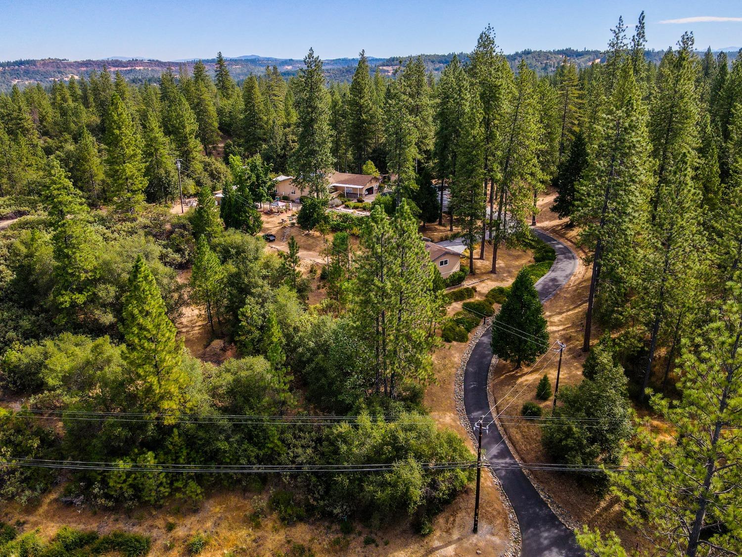 Detail Gallery Image 4 of 48 For 1681 Pleasant Valley Rd, Placerville,  CA 95667 - 3 Beds | 2/1 Baths