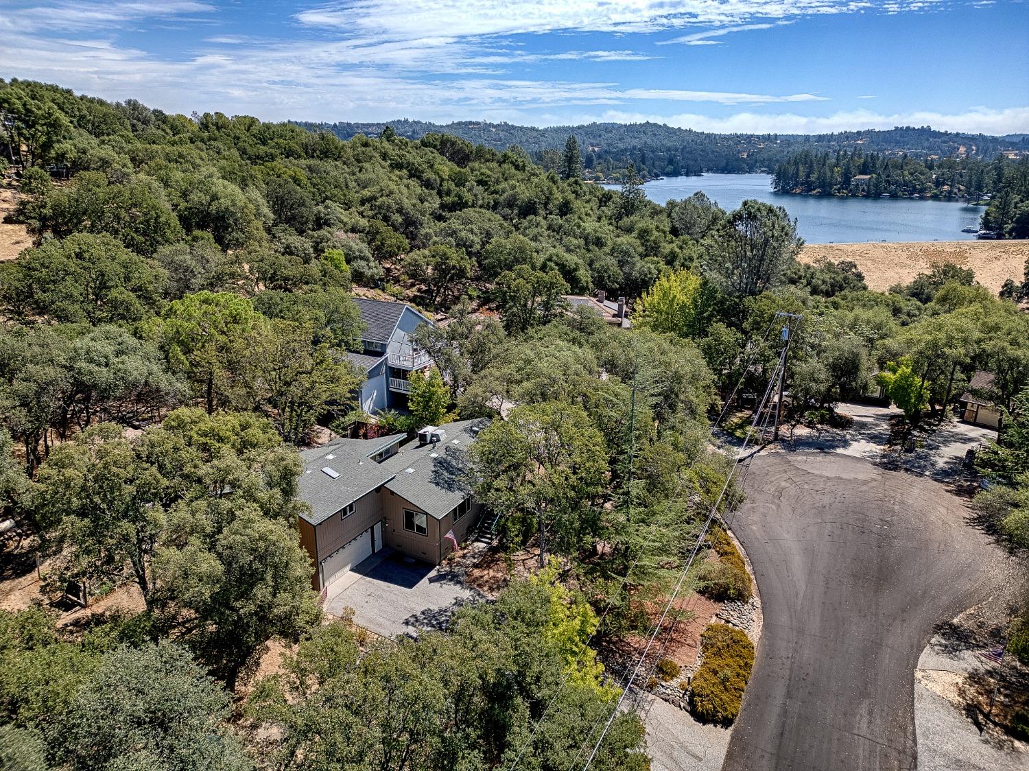 Rolling Hills Court, Auburn, California image 2