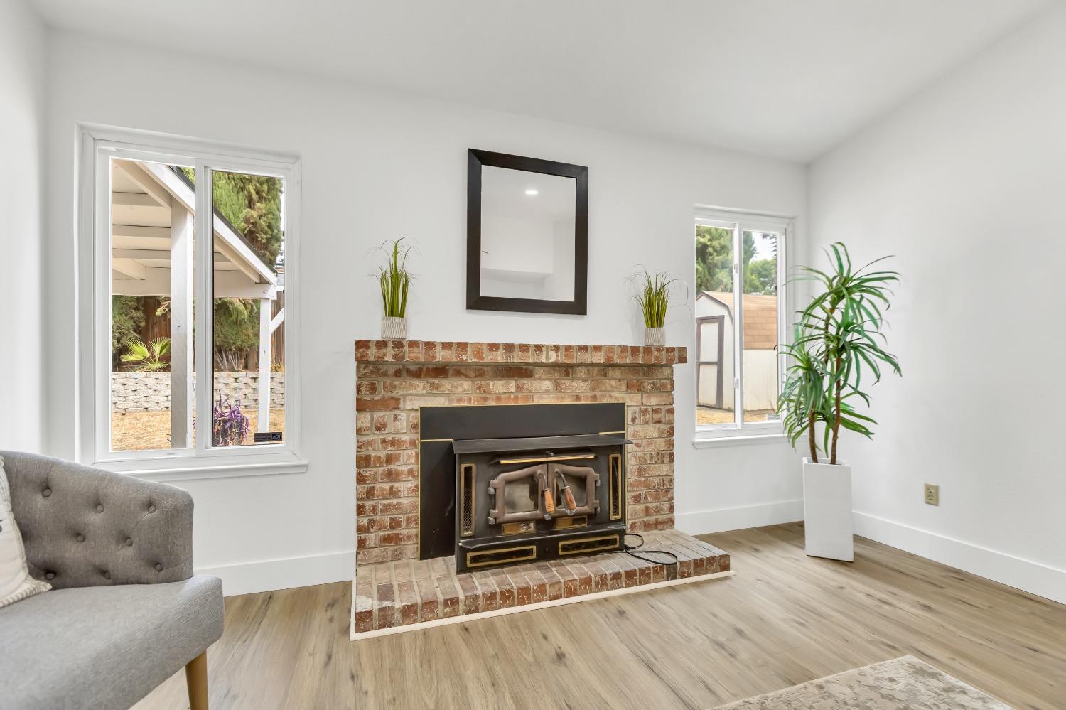 Detail Gallery Image 11 of 43 For 7843 Deer Creek Dr, Sacramento,  CA 95823 - 3 Beds | 2 Baths