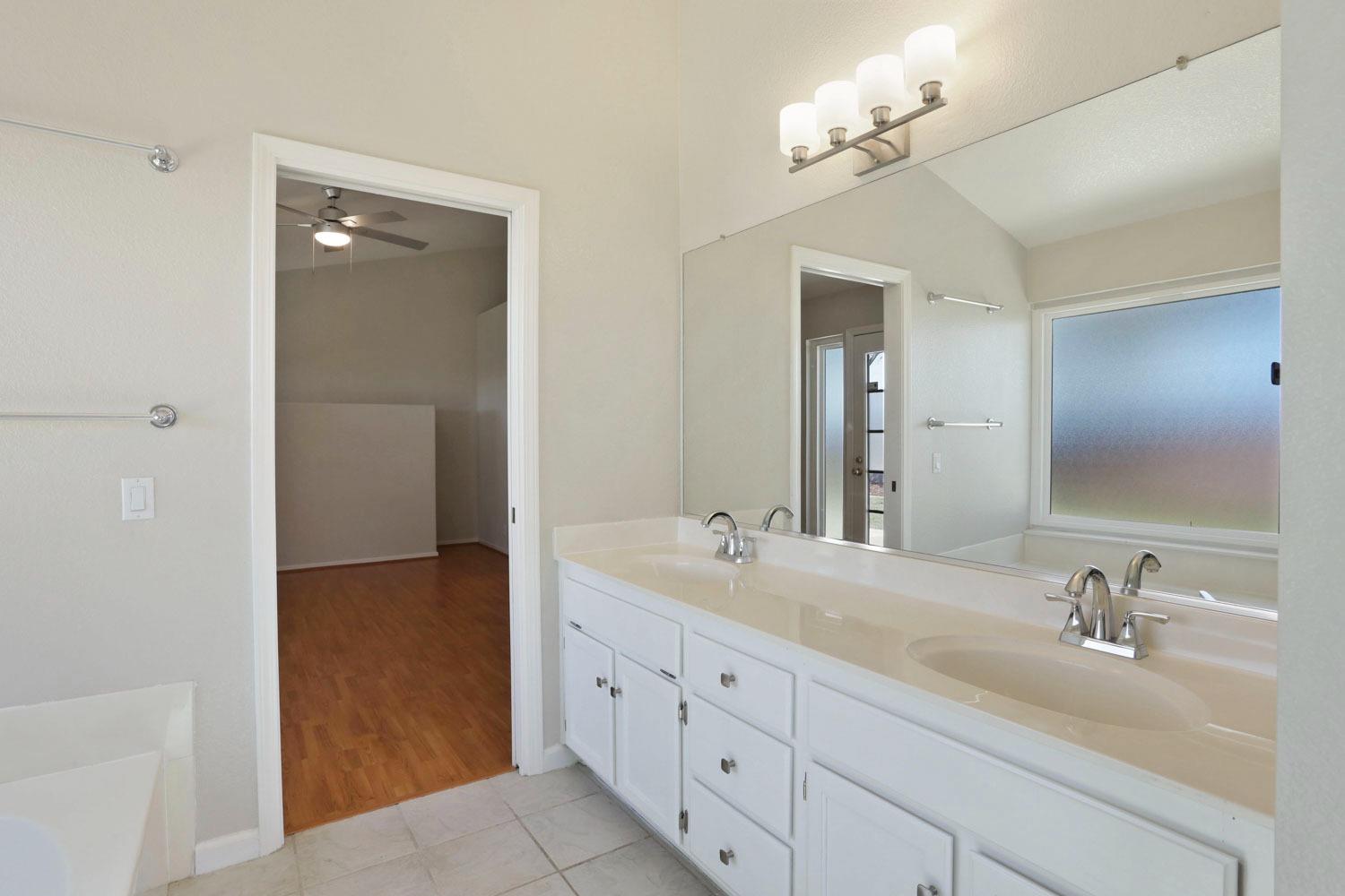 Detail Gallery Image 33 of 33 For 10853 Fire Island Cir, Stockton,  CA 95209 - 4 Beds | 2 Baths