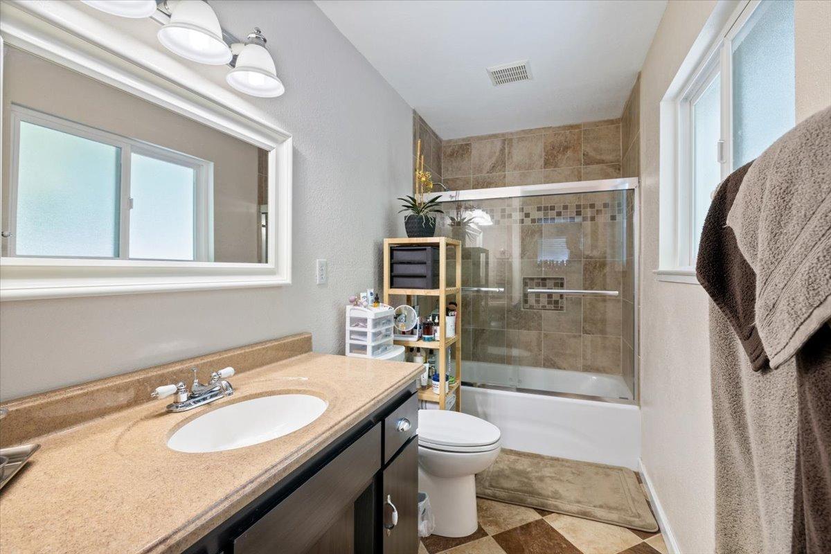 Detail Gallery Image 17 of 51 For 20665 Cedar View Dr, Foresthill,  CA 95631 - 3 Beds | 3/1 Baths