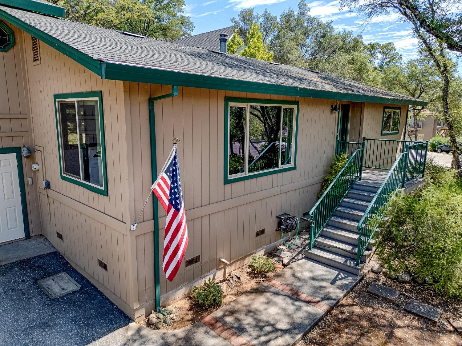 Rolling Hills Court, Auburn, California image 25