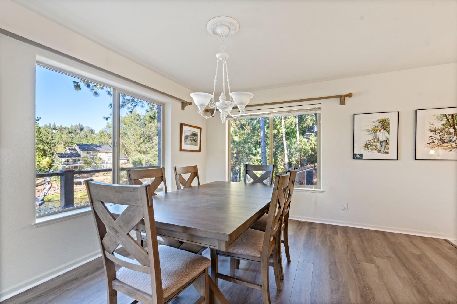 Detail Gallery Image 7 of 59 For 20612 Longridge Ct, Groveland,  CA 95321 - 3 Beds | 2/1 Baths