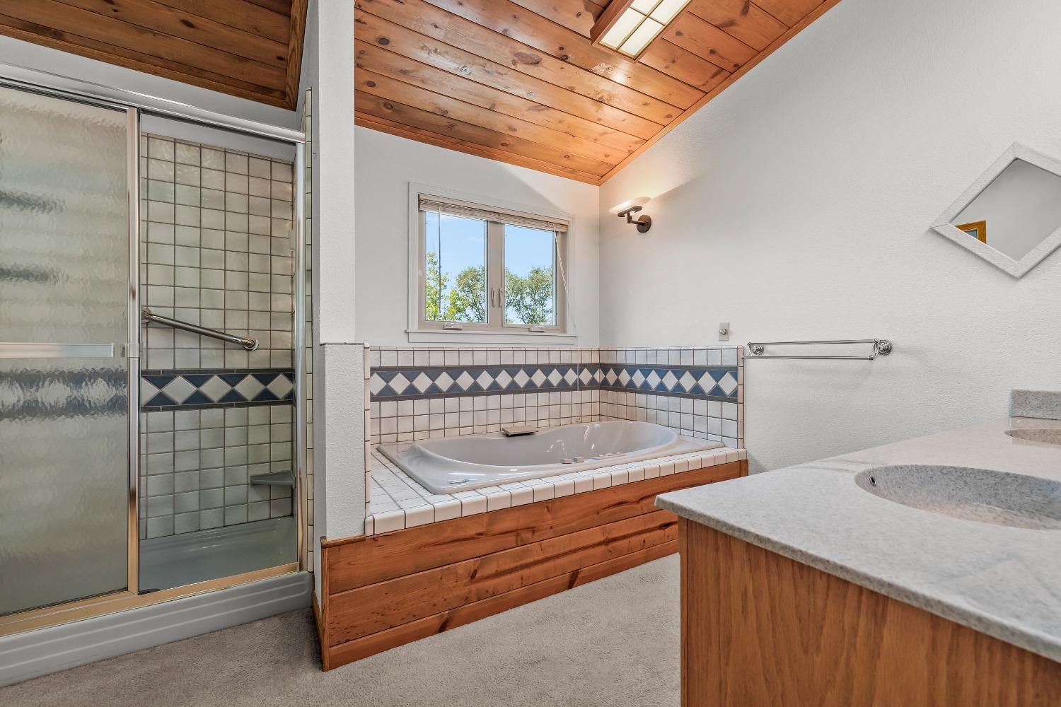 Rolling Hills Court, Auburn, California image 15