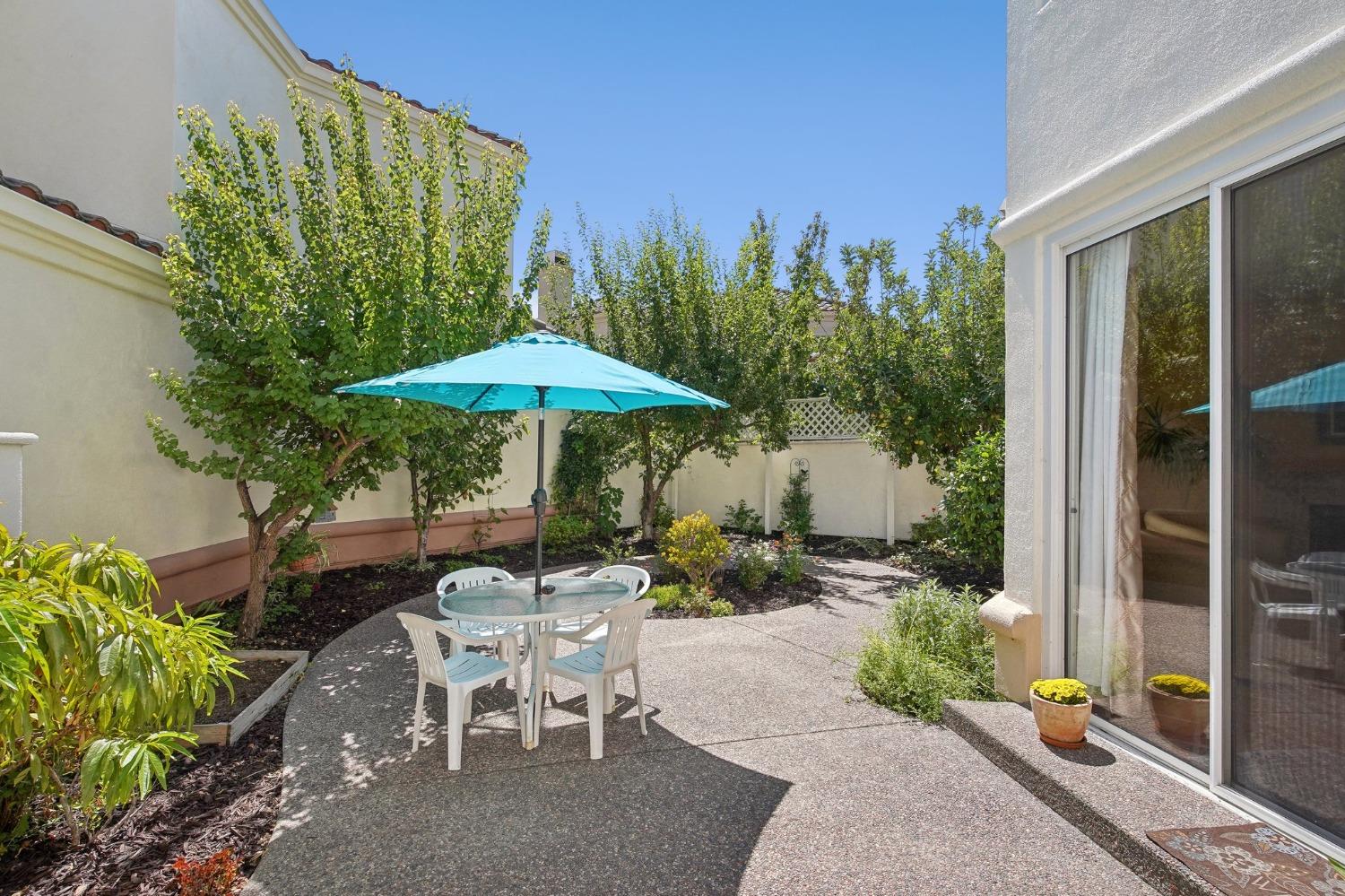 Detail Gallery Image 13 of 18 For 2807 Diavila Ct, Pleasanton,  CA 94588 - 3 Beds | 2/1 Baths