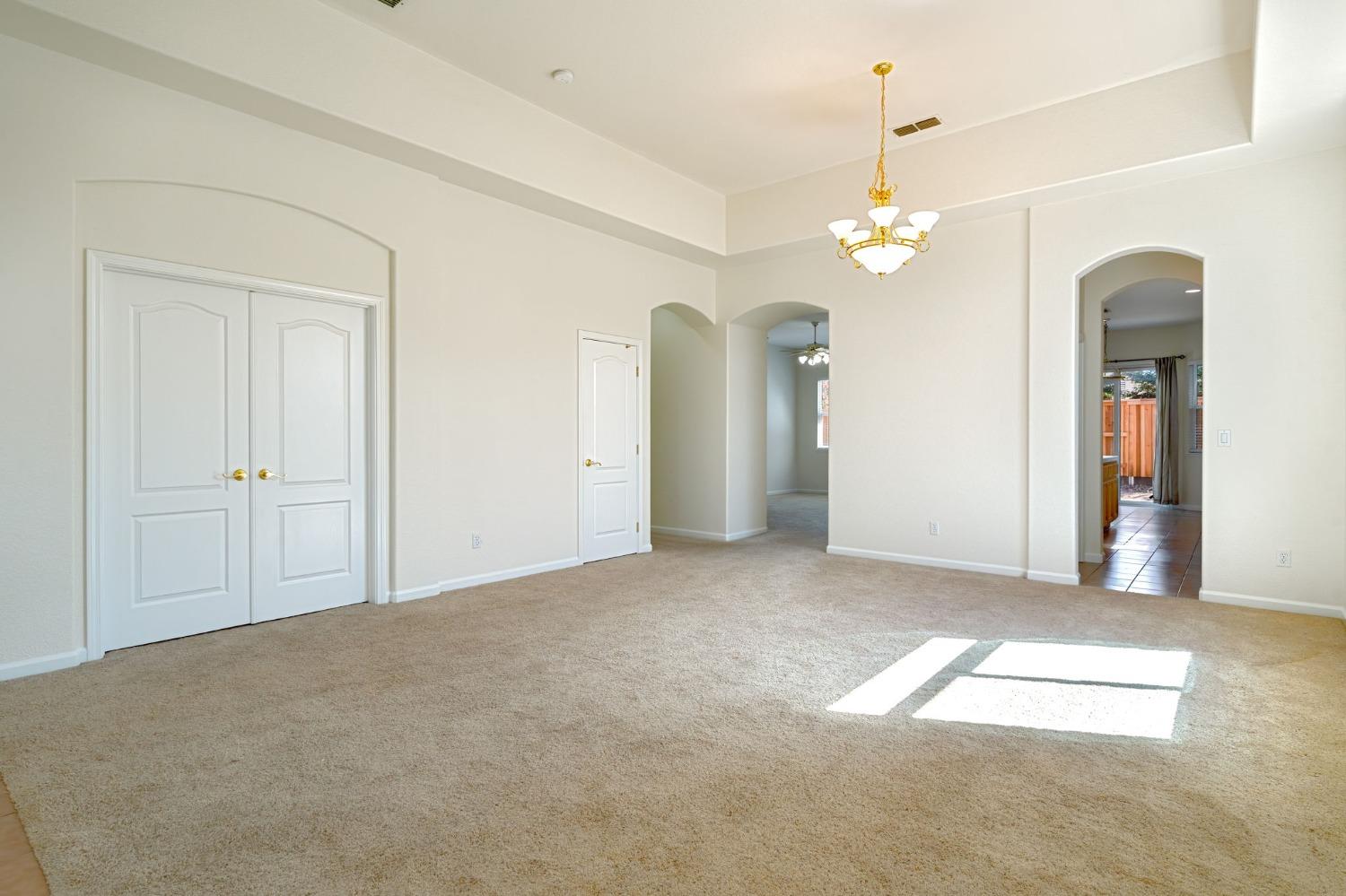 Detail Gallery Image 8 of 42 For 2082 Sebastian Way, Roseville,  CA 95661 - 3 Beds | 2 Baths