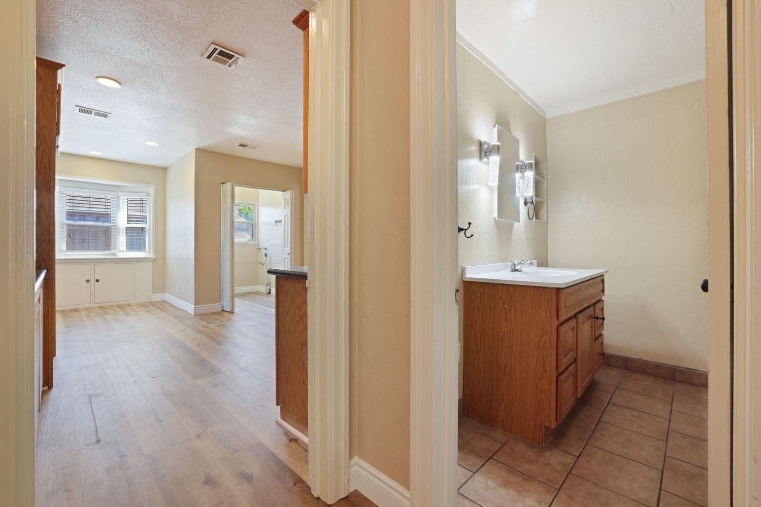 Detail Gallery Image 16 of 44 For 710 W Turner Rd, Lodi,  CA 95240 - 3 Beds | 2 Baths