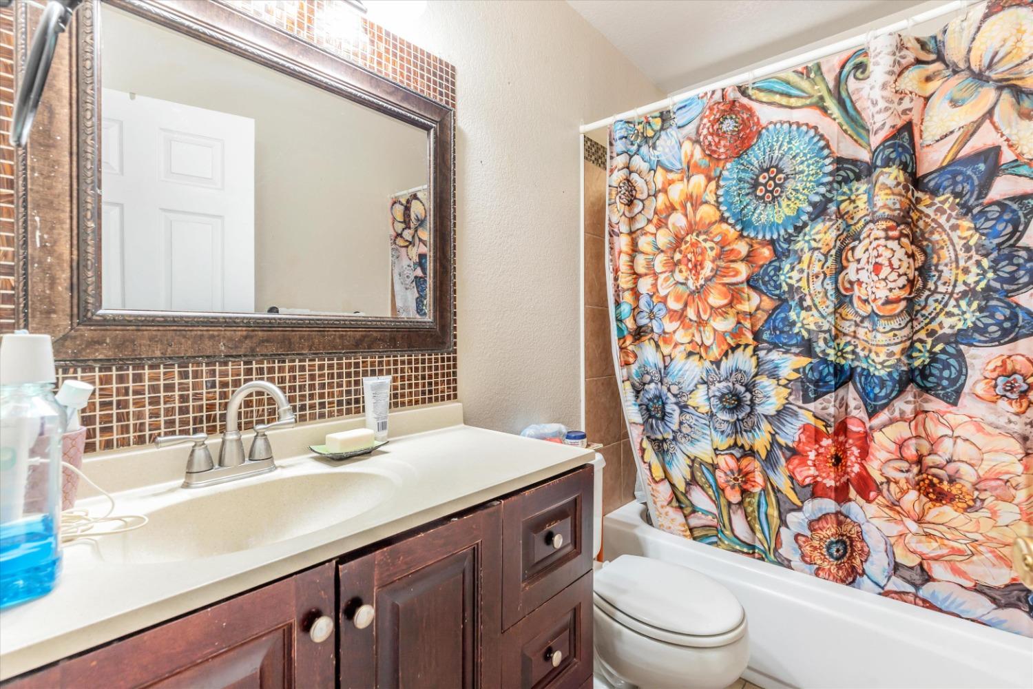 Detail Gallery Image 21 of 36 For 3419 20th Ave, Sacramento,  CA 95820 - 3 Beds | 2 Baths