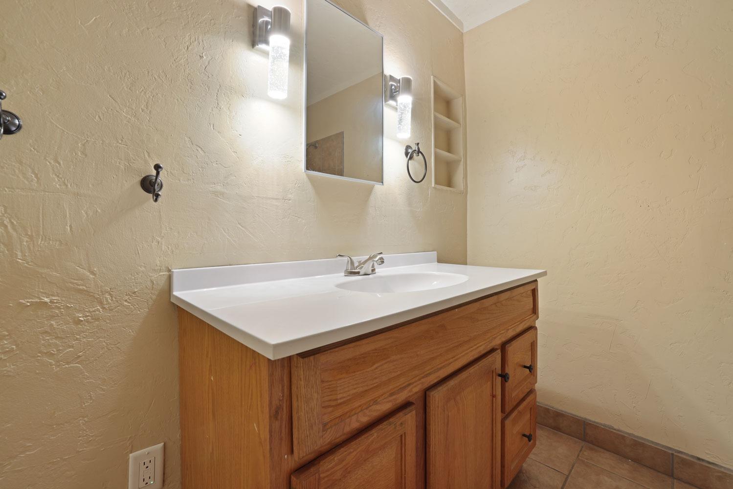 Detail Gallery Image 14 of 44 For 710 W Turner Rd, Lodi,  CA 95240 - 3 Beds | 2 Baths