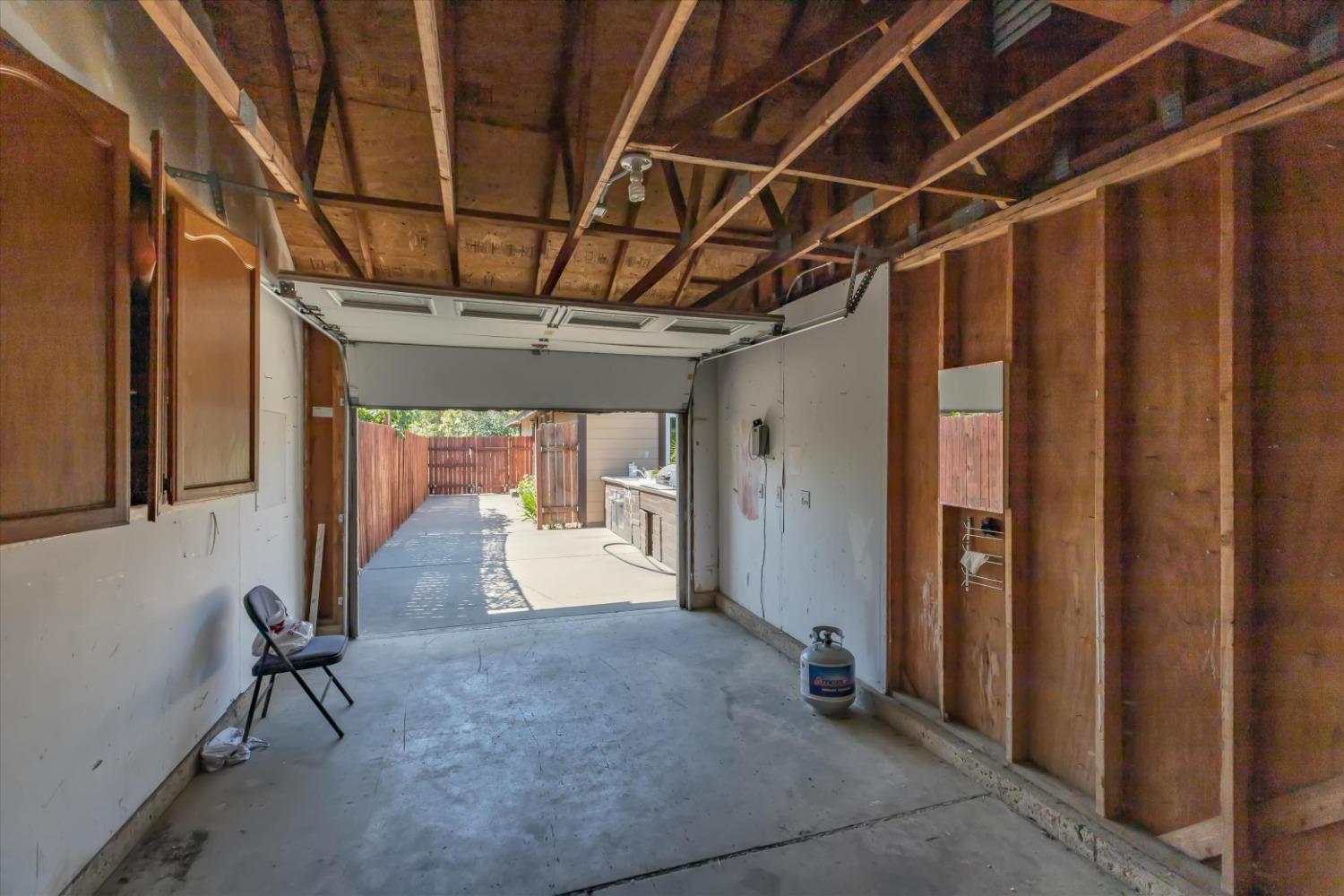 Detail Gallery Image 27 of 36 For 3419 20th Ave, Sacramento,  CA 95820 - 3 Beds | 2 Baths