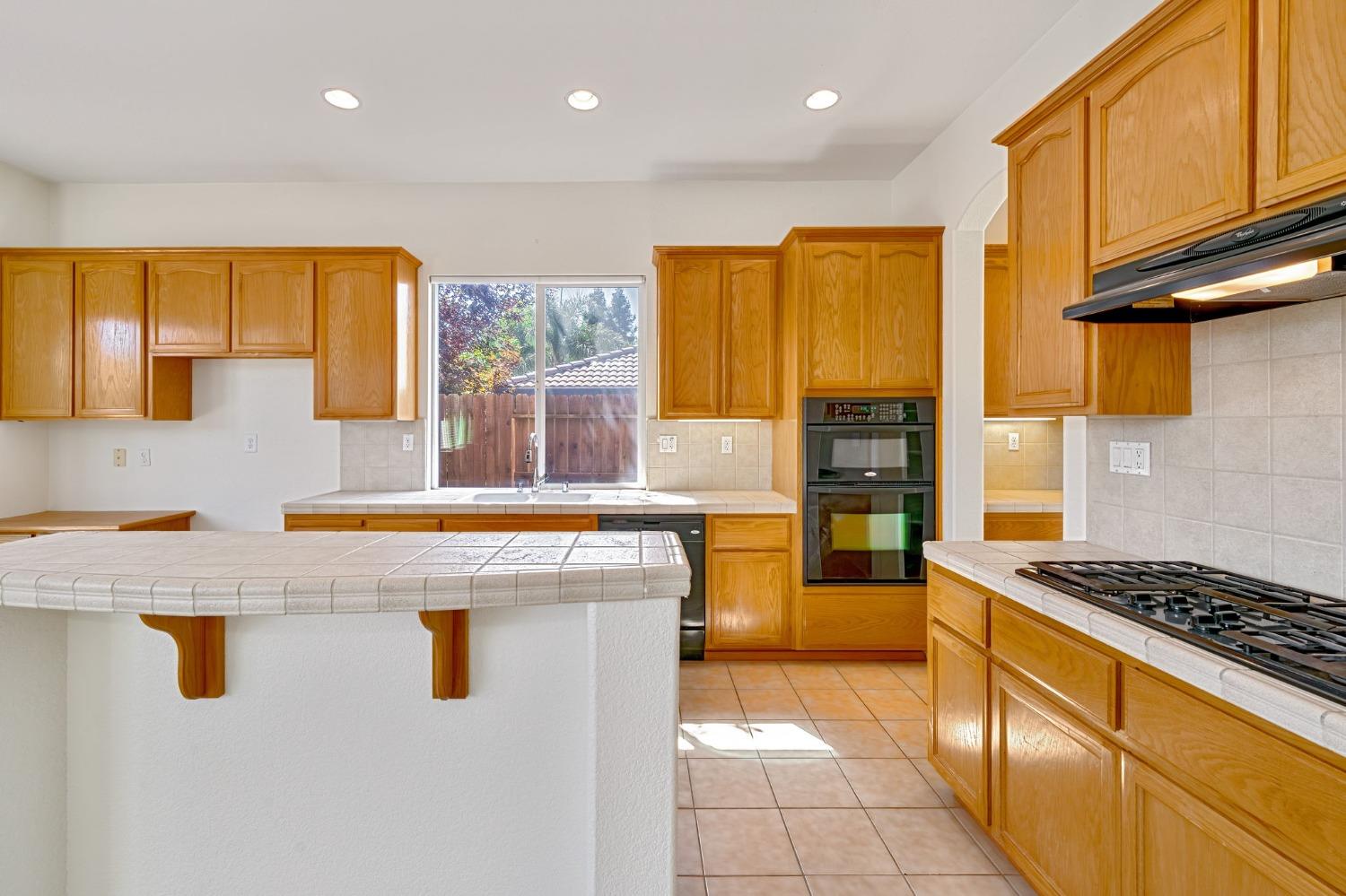 Detail Gallery Image 13 of 42 For 2082 Sebastian Way, Roseville,  CA 95661 - 3 Beds | 2 Baths