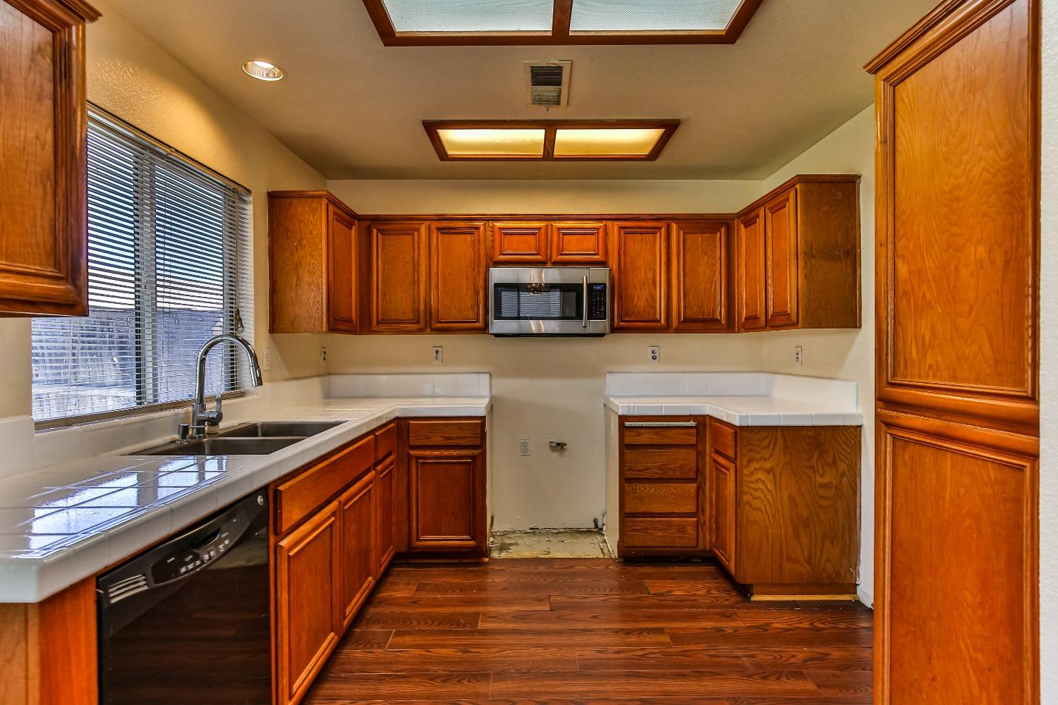 Detail Gallery Image 13 of 43 For 5631 Vintage Cir, Stockton,  CA 95219 - 3 Beds | 2/1 Baths