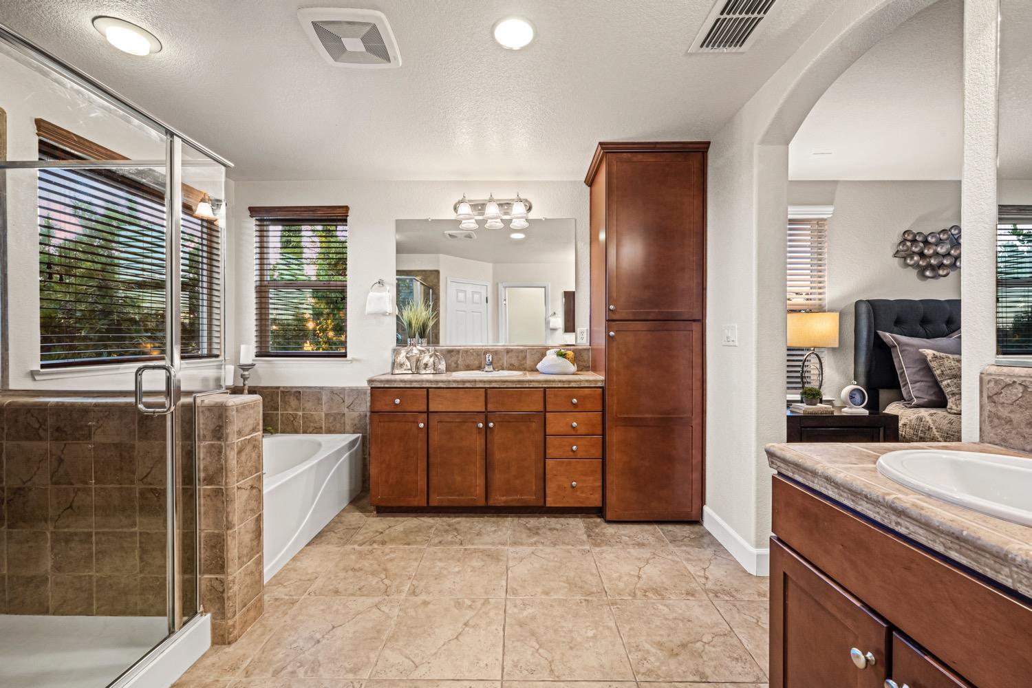 Detail Gallery Image 44 of 67 For 2049 Larkstone Pl, El Dorado Hills,  CA 95762 - 5 Beds | 3 Baths