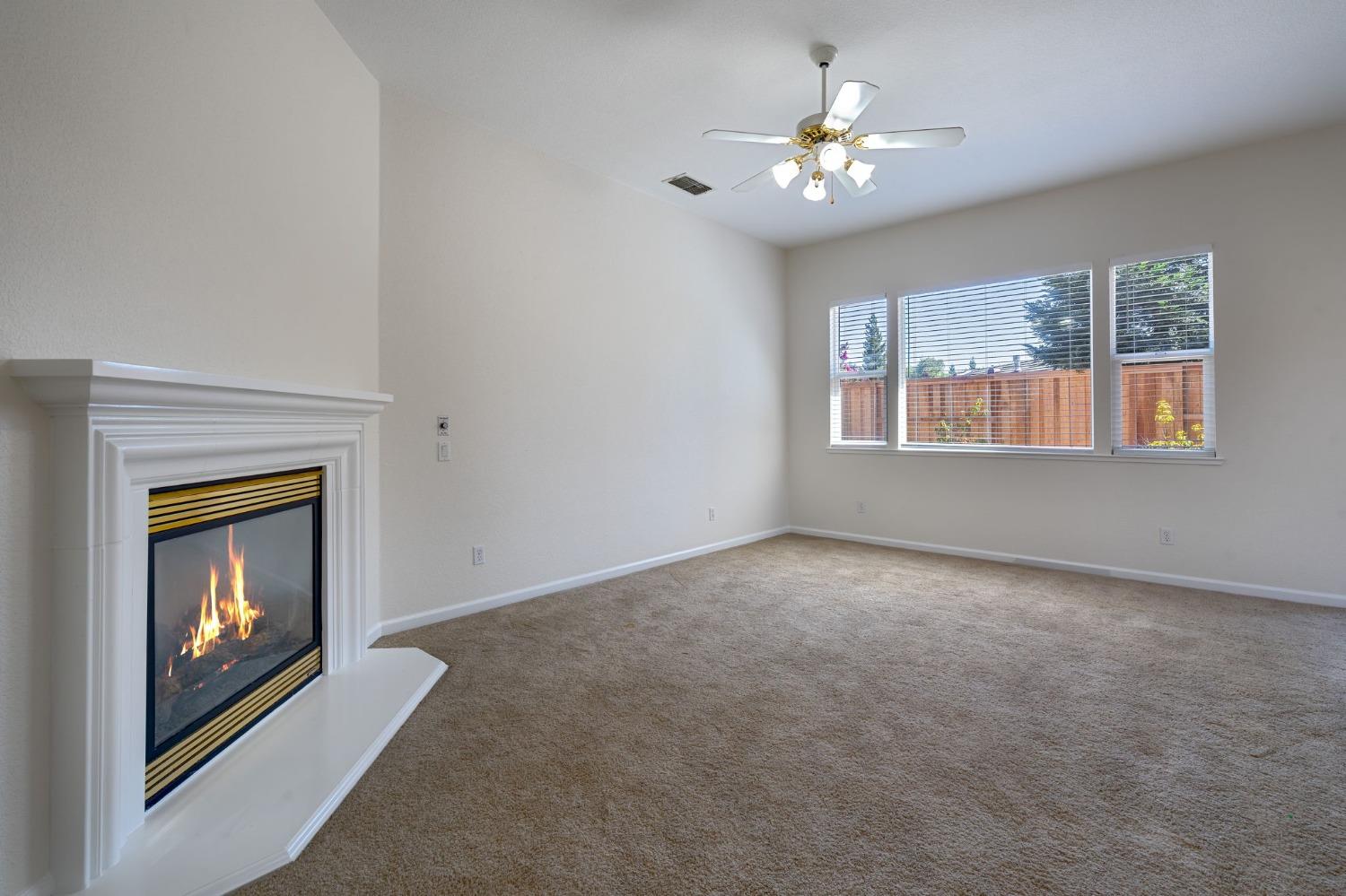 Detail Gallery Image 15 of 42 For 2082 Sebastian Way, Roseville,  CA 95661 - 3 Beds | 2 Baths