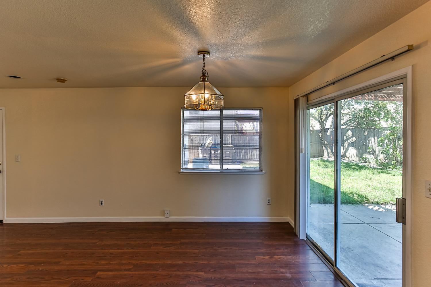 Detail Gallery Image 11 of 43 For 5631 Vintage Cir, Stockton,  CA 95219 - 3 Beds | 2/1 Baths