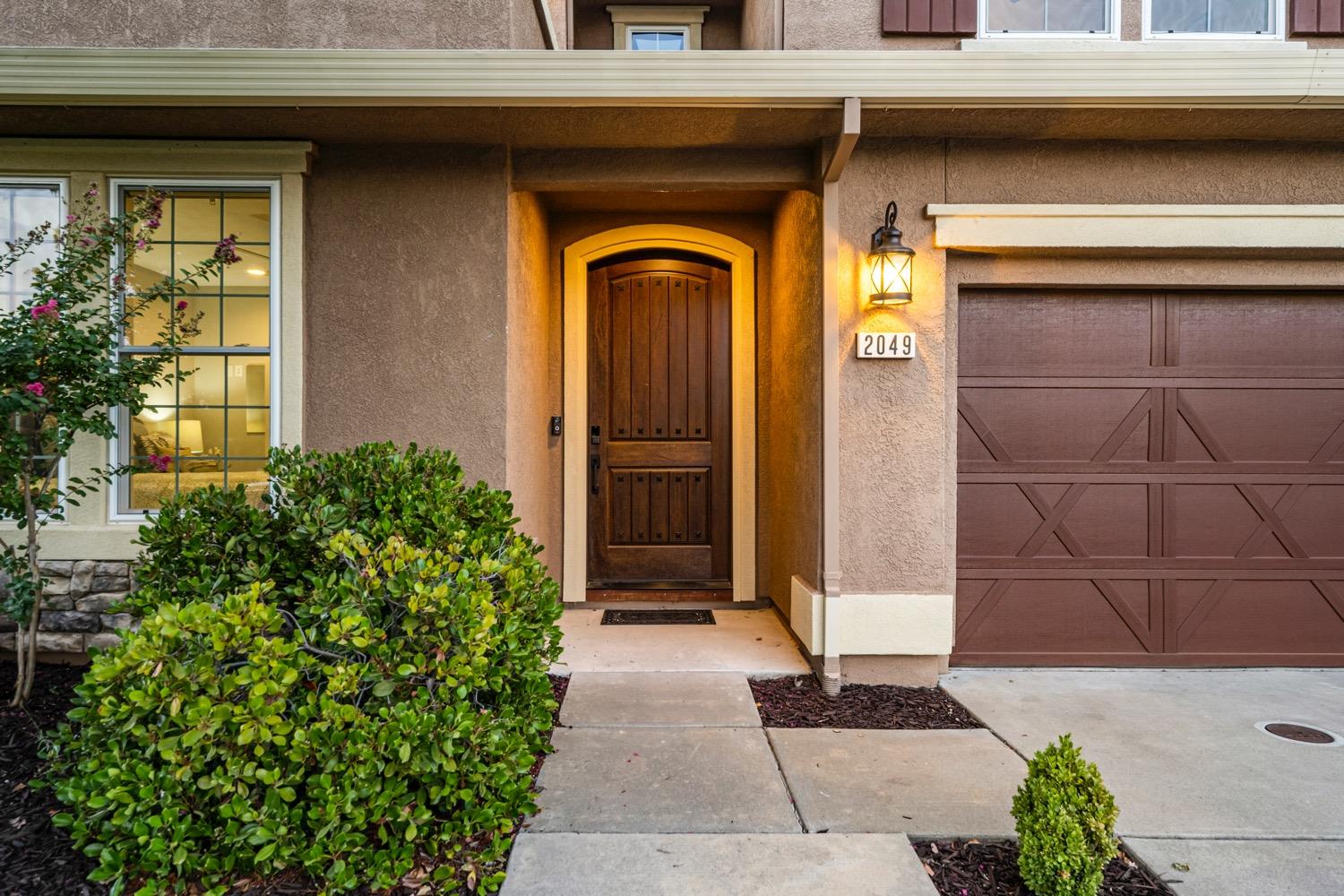 Detail Gallery Image 4 of 67 For 2049 Larkstone Pl, El Dorado Hills,  CA 95762 - 5 Beds | 3 Baths