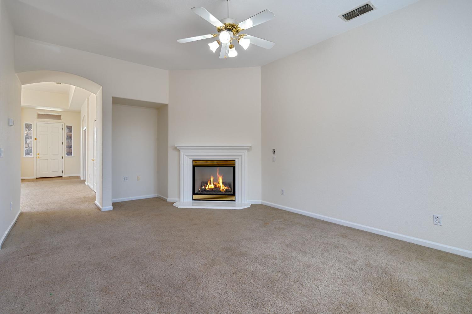 Detail Gallery Image 14 of 42 For 2082 Sebastian Way, Roseville,  CA 95661 - 3 Beds | 2 Baths