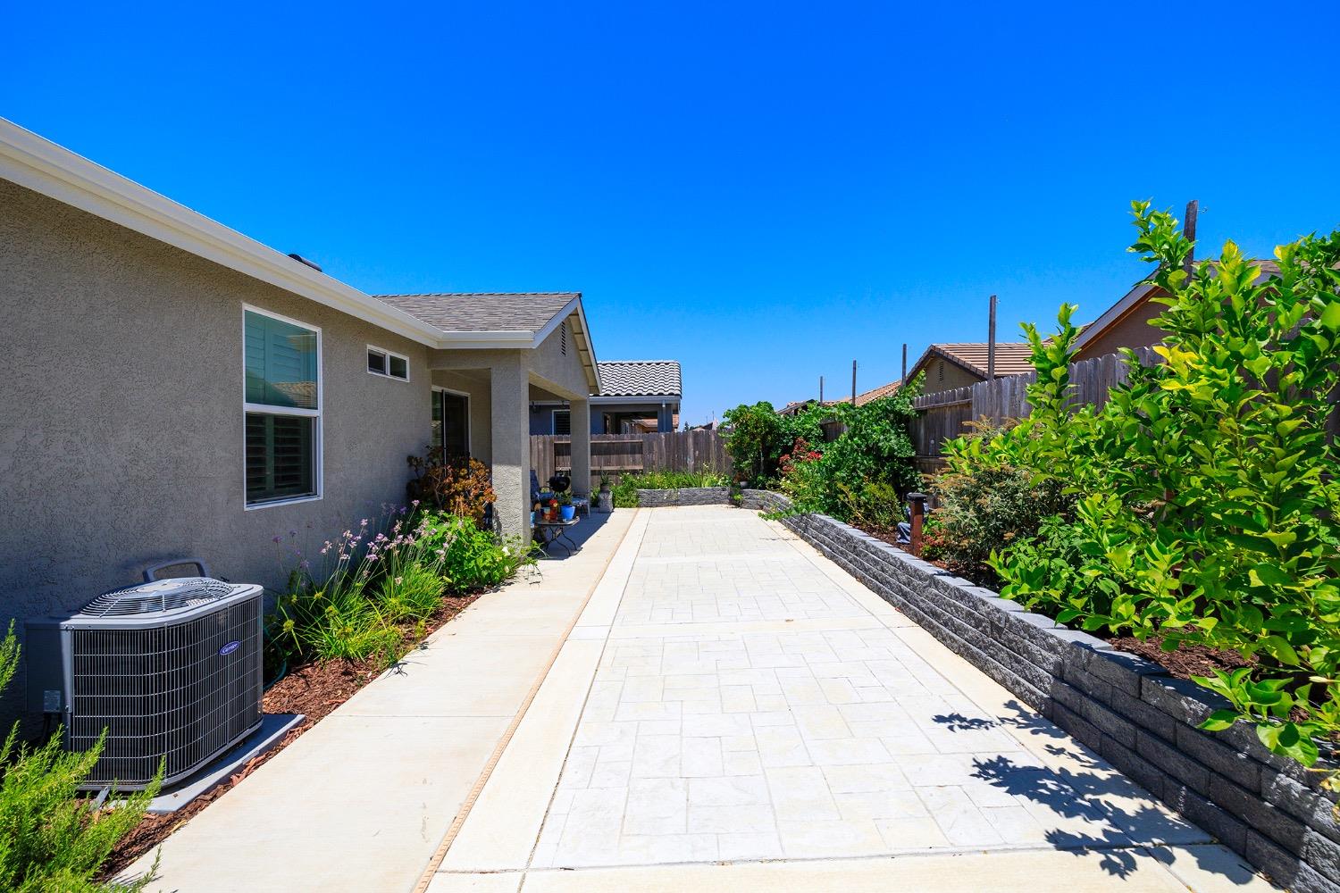 Detail Gallery Image 36 of 37 For 6136 Beagle Dr, Riverbank,  CA 95367 - 3 Beds | 3 Baths