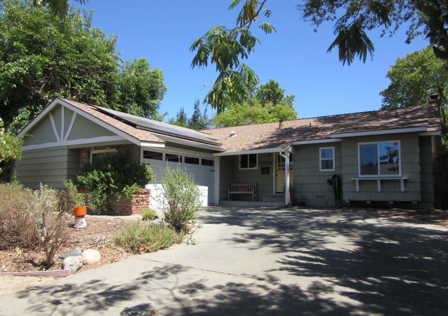 Detail Gallery Image 1 of 1 For 3928 Continental Way, Carmichael,  CA 95608 - 3 Beds | 2 Baths