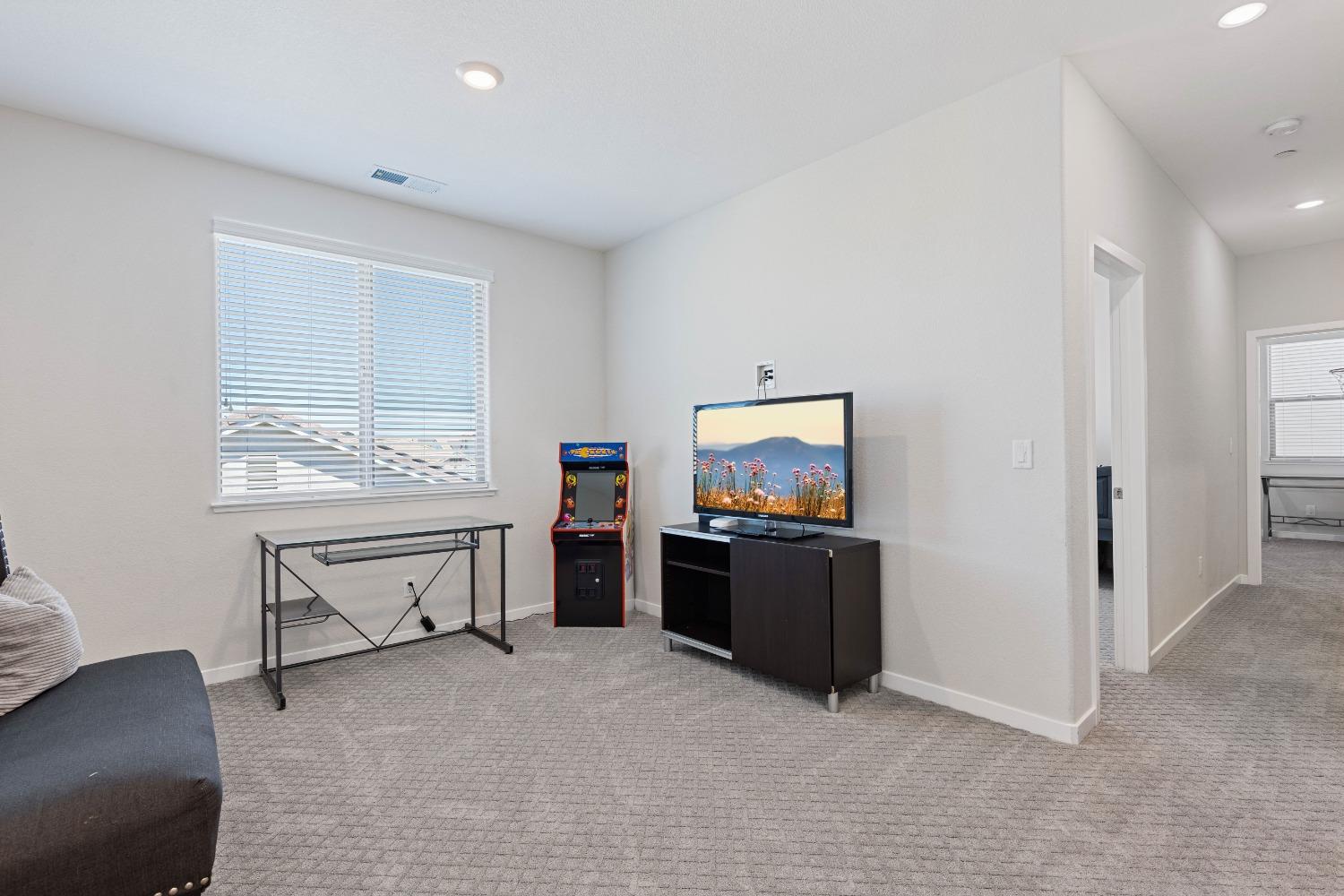 Detail Gallery Image 24 of 43 For 2962 Lindbergh Ln, Lincoln,  CA 95648 - 3 Beds | 2/1 Baths