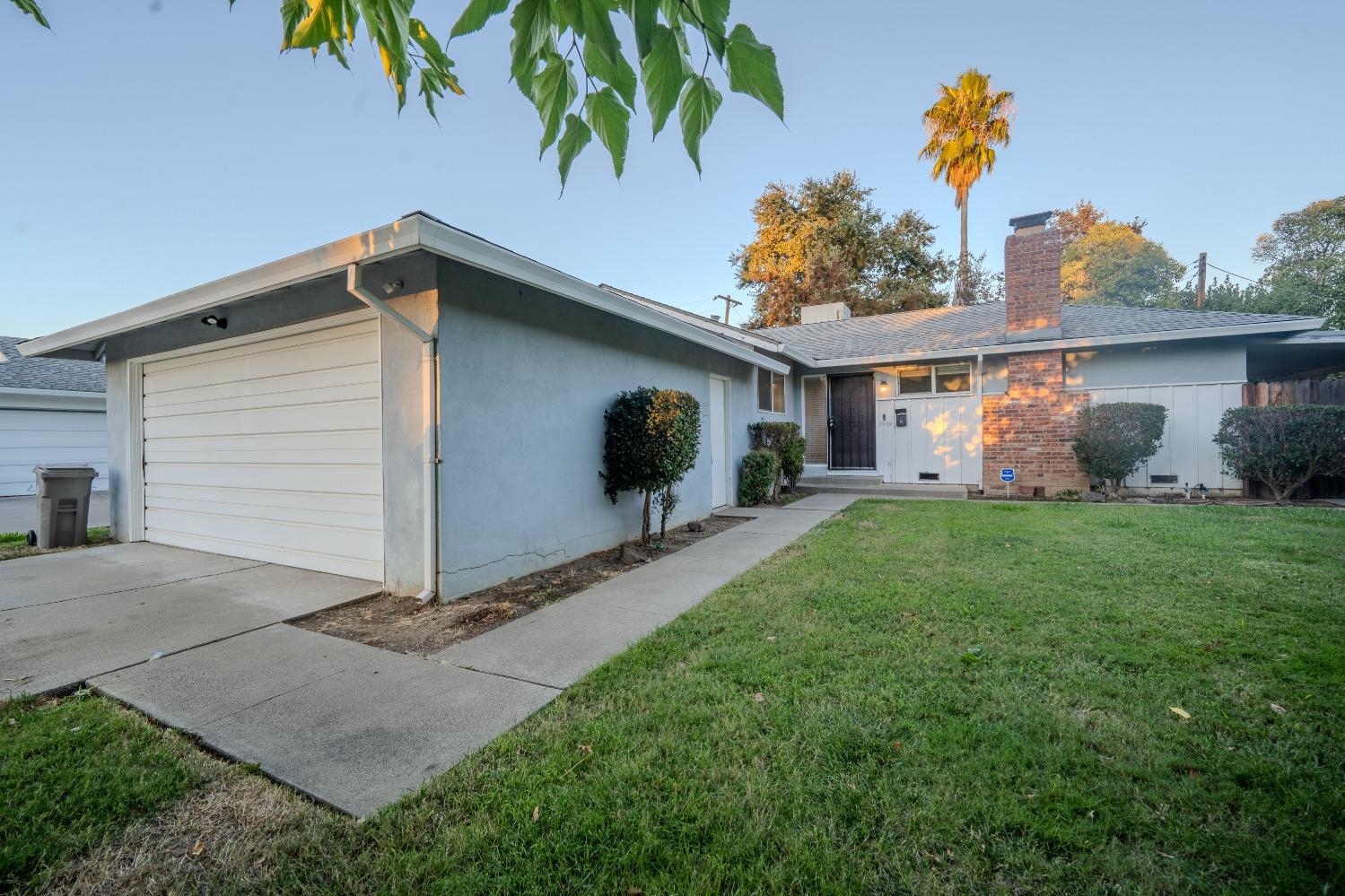 Detail Gallery Image 3 of 27 For 1540 Wakefield Way, Sacramento,  CA 95822 - 3 Beds | 2 Baths