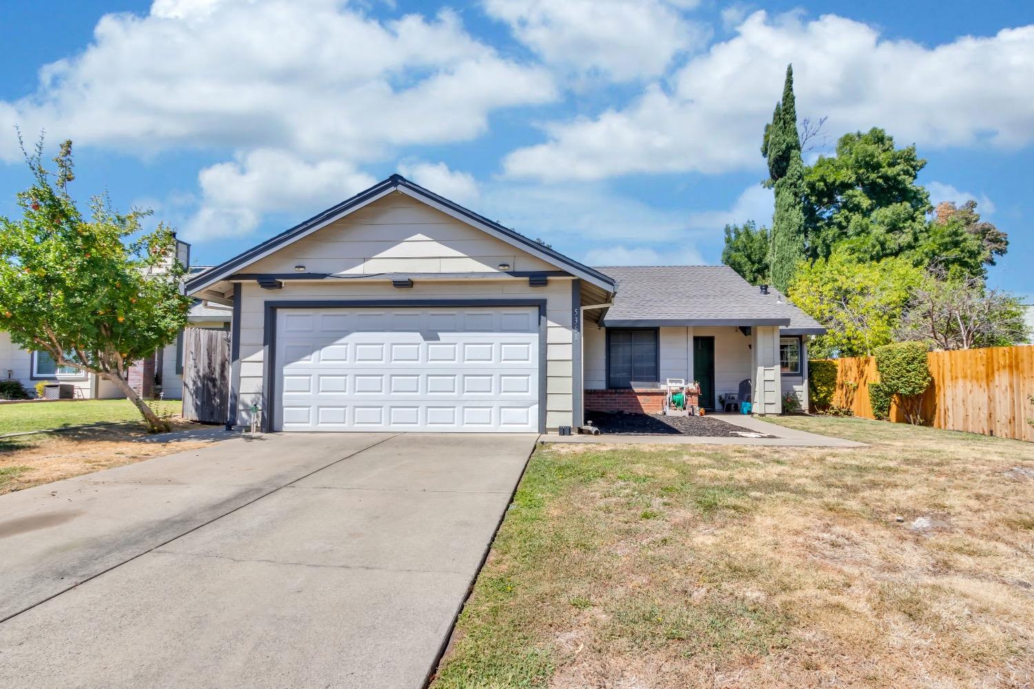 Detail Gallery Image 1 of 1 For 5361 Vichy Cir, Antelope,  CA 95843 - 3 Beds | 2 Baths