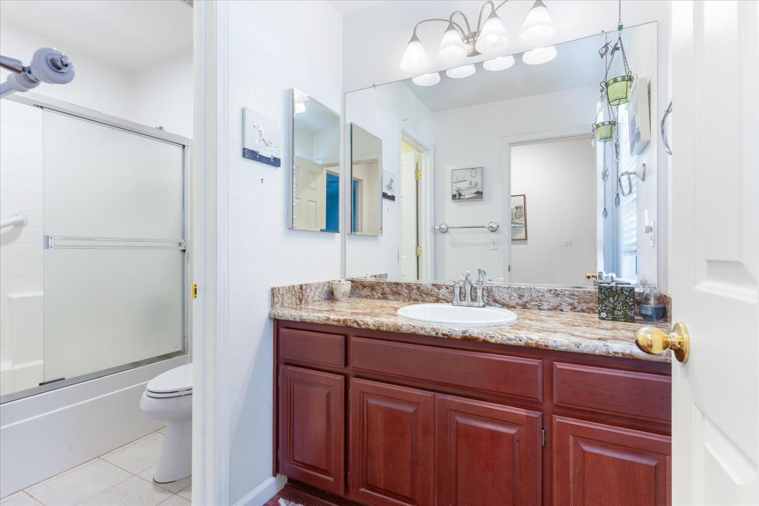 Detail Gallery Image 36 of 84 For 10325 Oak Shores Ct, Stockton,  CA 95209 - 4 Beds | 2/1 Baths