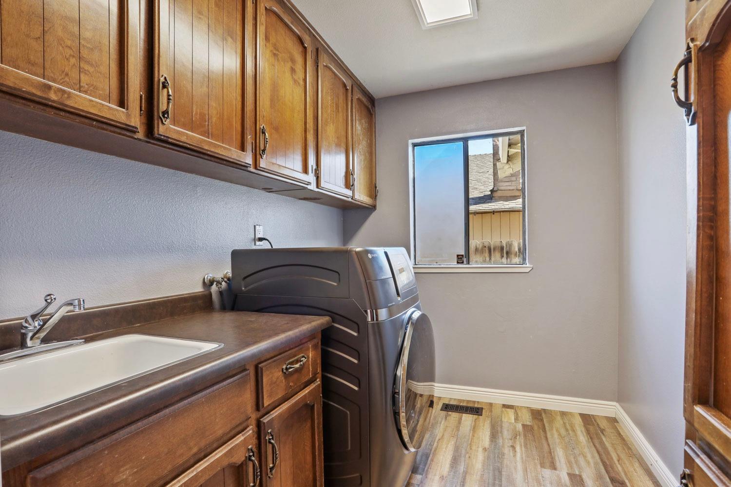 Detail Gallery Image 27 of 58 For 9708 Enchantment Ln, Stockton,  CA 95209 - 4 Beds | 2/1 Baths