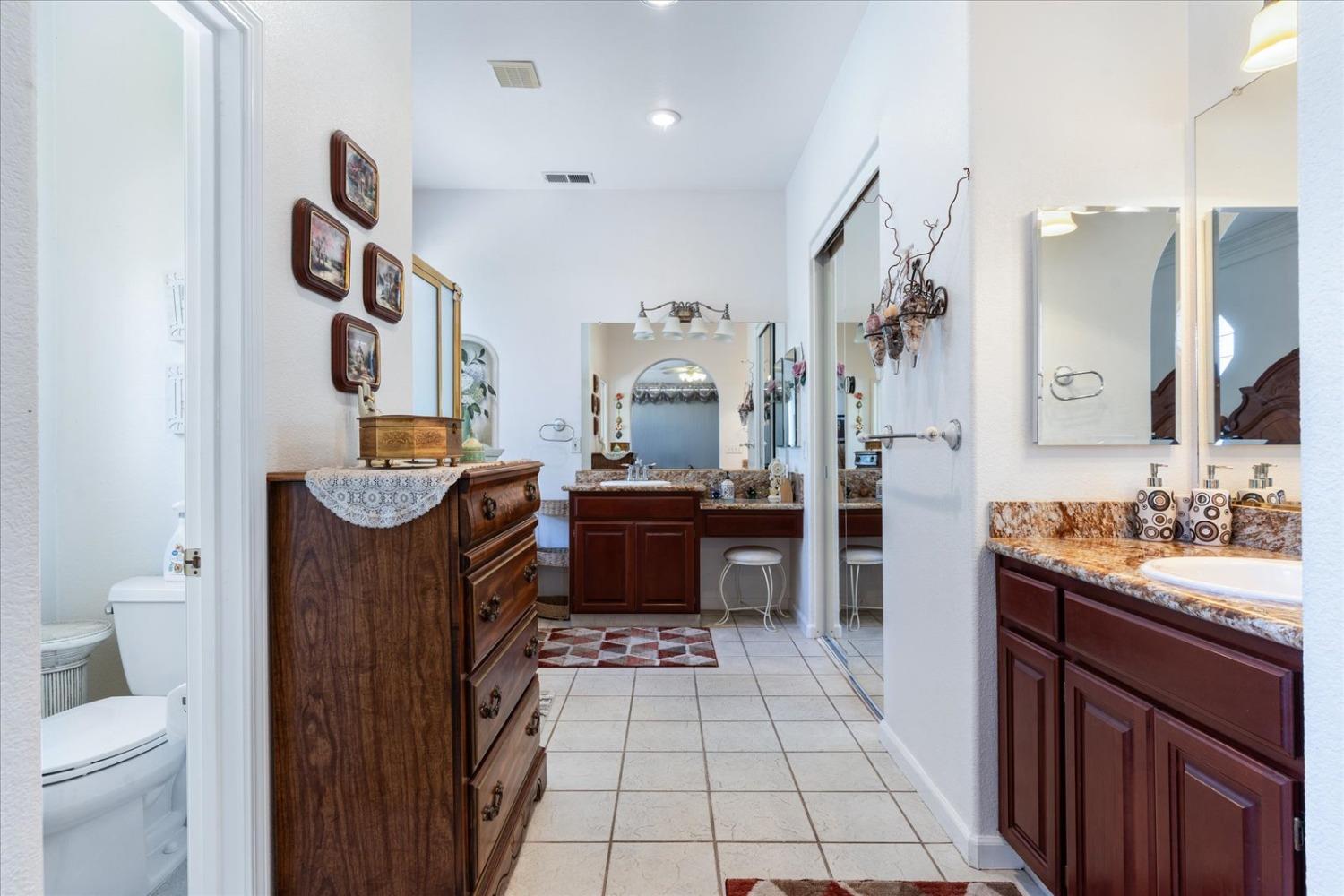 Detail Gallery Image 22 of 84 For 10325 Oak Shores Ct, Stockton,  CA 95209 - 4 Beds | 2/1 Baths