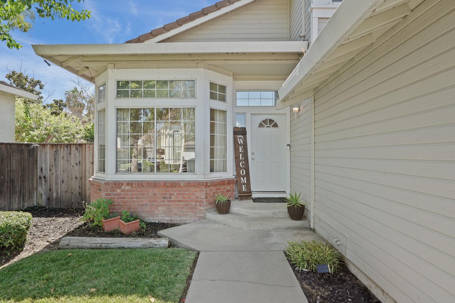 Detail Gallery Image 4 of 41 For 3858 Jacarandas Ct, Stockton,  CA 95206 - 3 Beds | 2/1 Baths