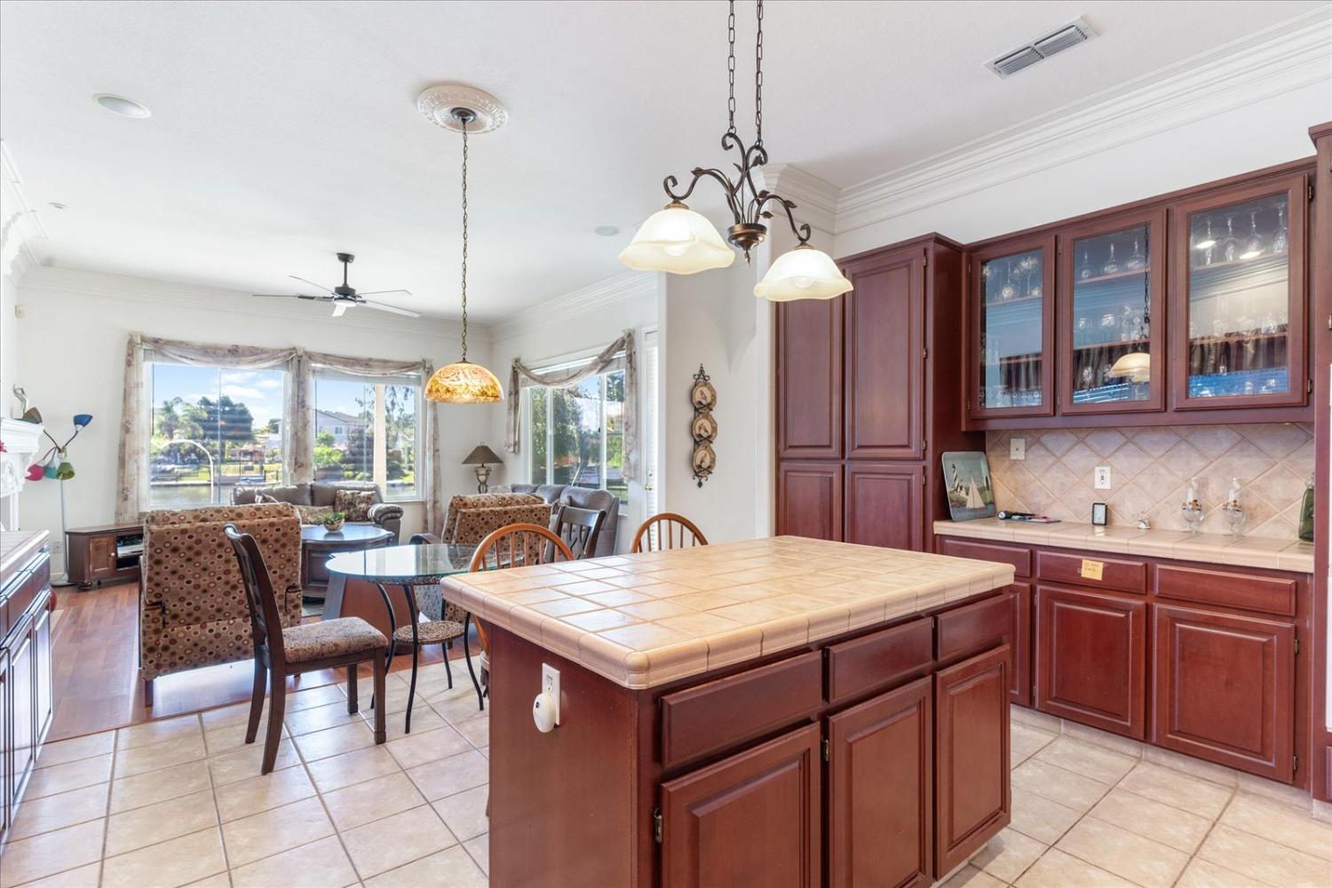 Detail Gallery Image 38 of 84 For 10325 Oak Shores Ct, Stockton,  CA 95209 - 4 Beds | 2/1 Baths