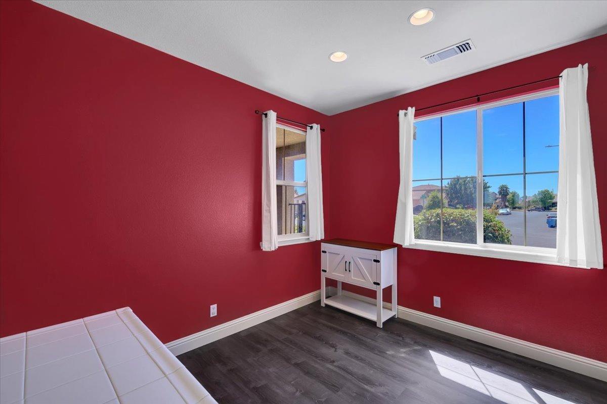 Detail Gallery Image 8 of 41 For 1454 Tarrant Dr, Olivehurst,  CA 95961 - 3 Beds | 2 Baths