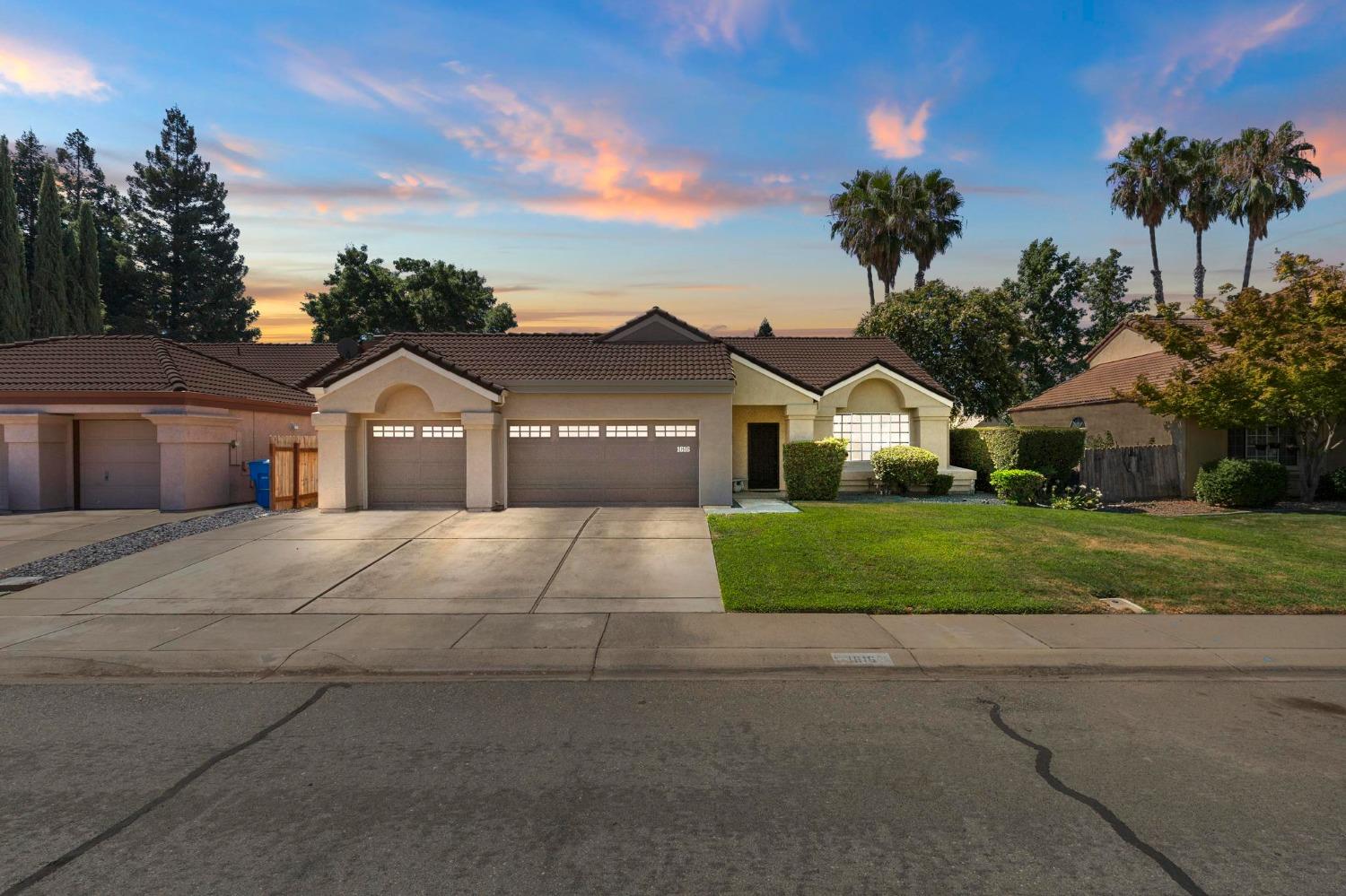 Detail Gallery Image 1 of 1 For 1616 Meadowlark Way, Yuba City,  CA 95993 - 3 Beds | 2 Baths