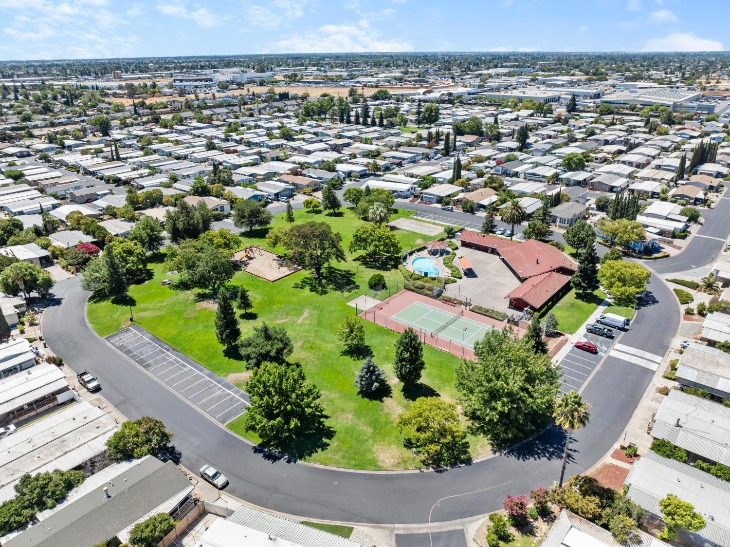 Detail Gallery Image 30 of 34 For 7400 Carondelet Ln, Sacramento,  CA 95828 - 2 Beds | 1 Baths