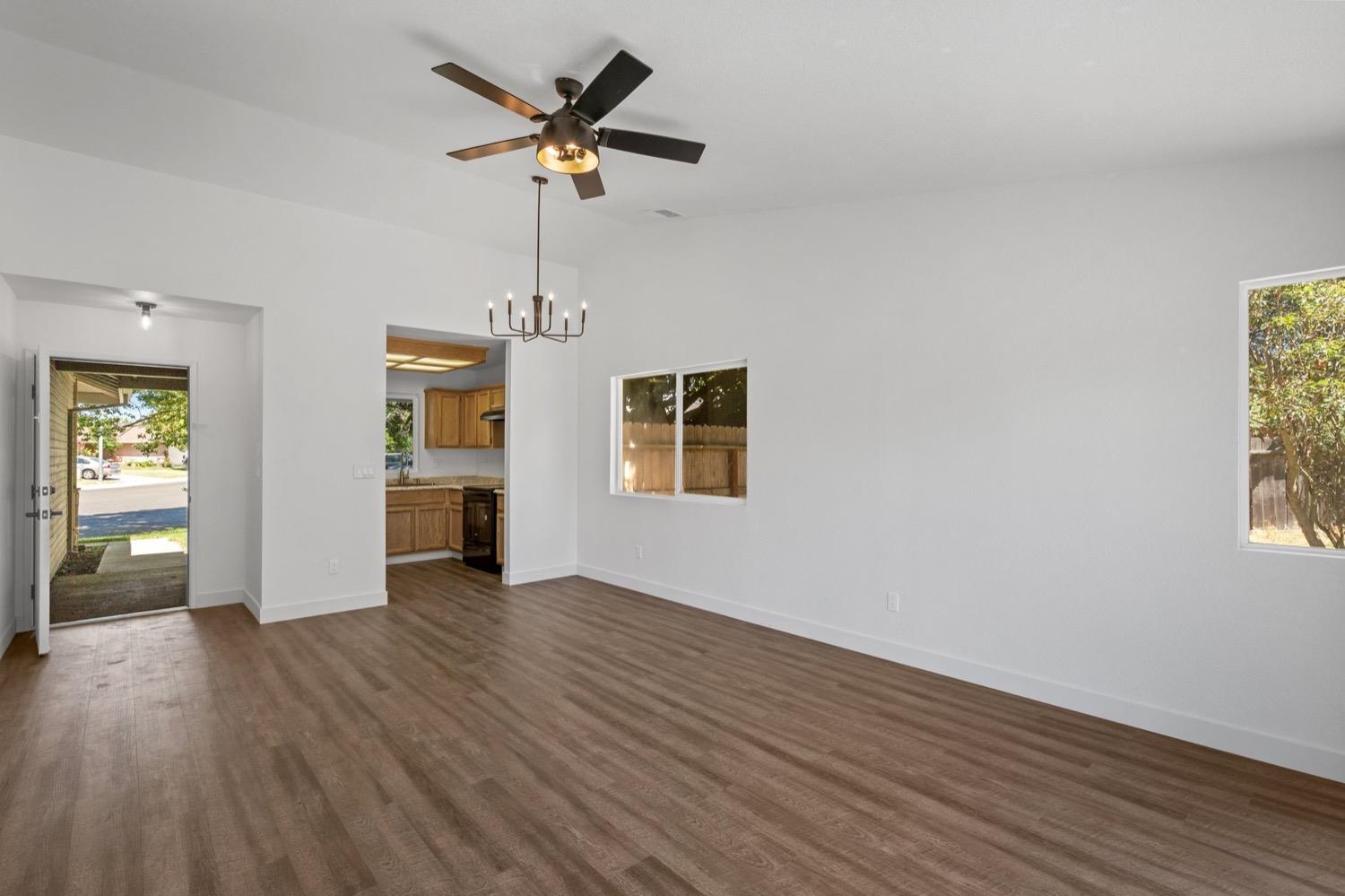 Detail Gallery Image 6 of 22 For 2164 Sugar Creek Ct, Stockton,  CA 95206 - 2 Beds | 1 Baths