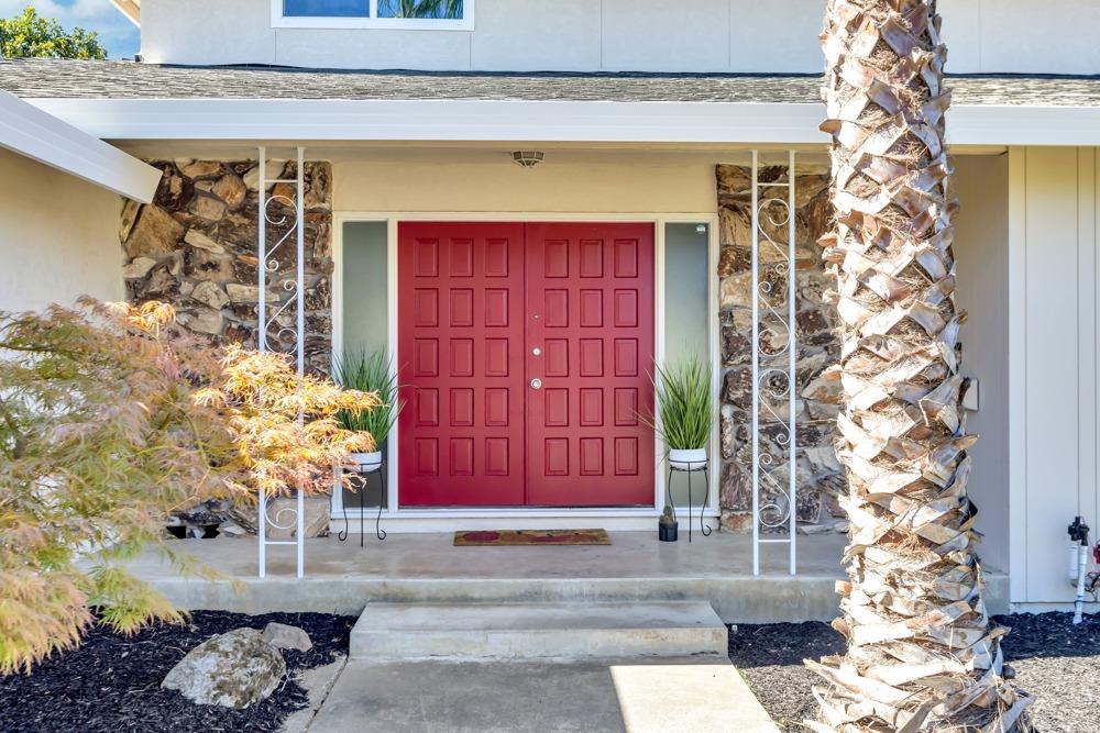 Detail Gallery Image 1 of 1 For 7442 Braeridge Way, Sacramento,  CA 95831 - 4 Beds | 2 Baths